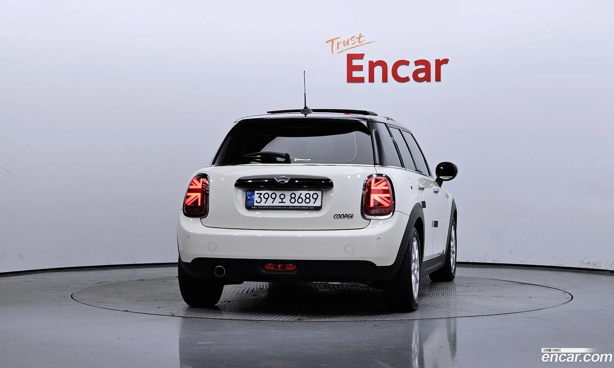 Mini Cooper 5-Door High 3Rd Generation - фотография 9233351