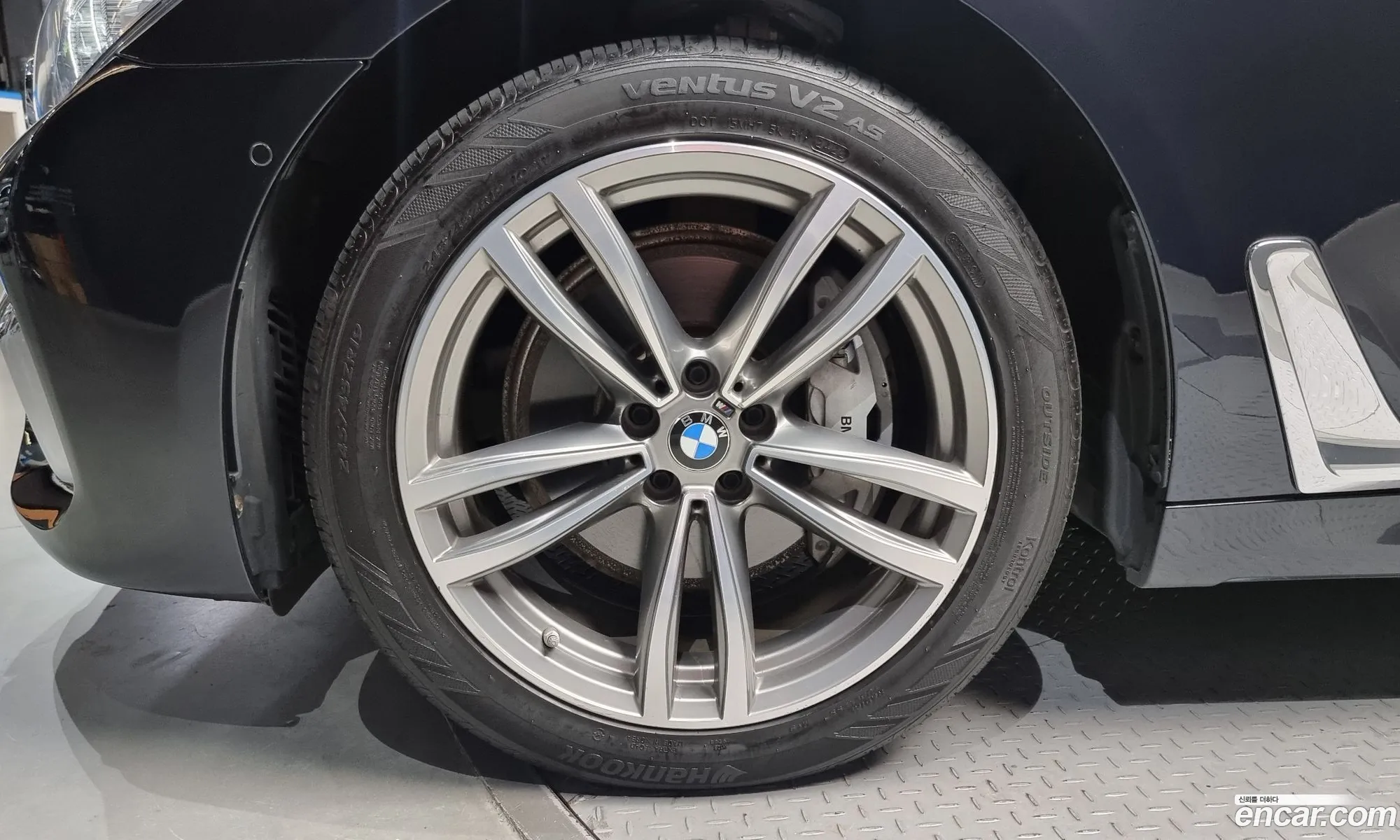 BMW 7 Series G11 740Li xDrive M Sports - фотография 2649884