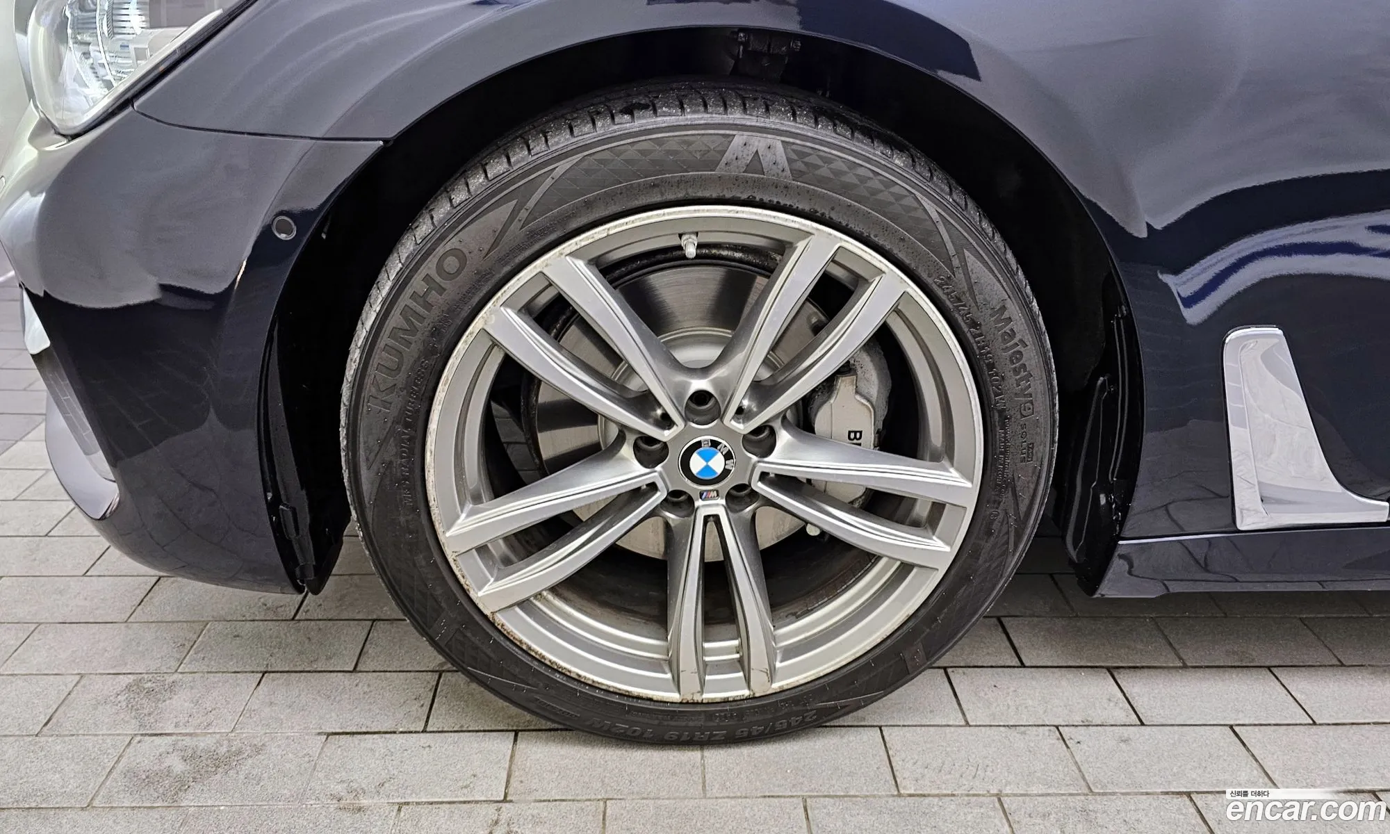 BMW 7 Series G11 730D xDrive M Sports - фотография 4079665