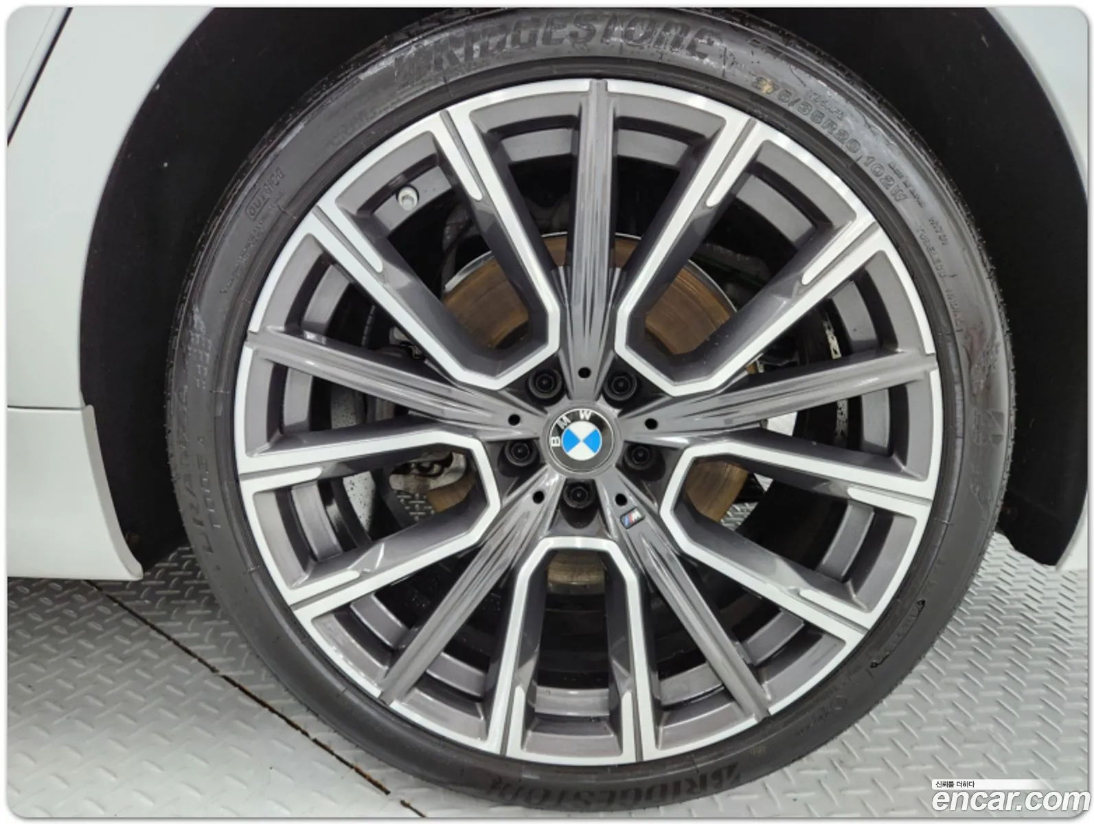 BMW 7 Series G11 730D xDrive M Sports - фотография 15288941