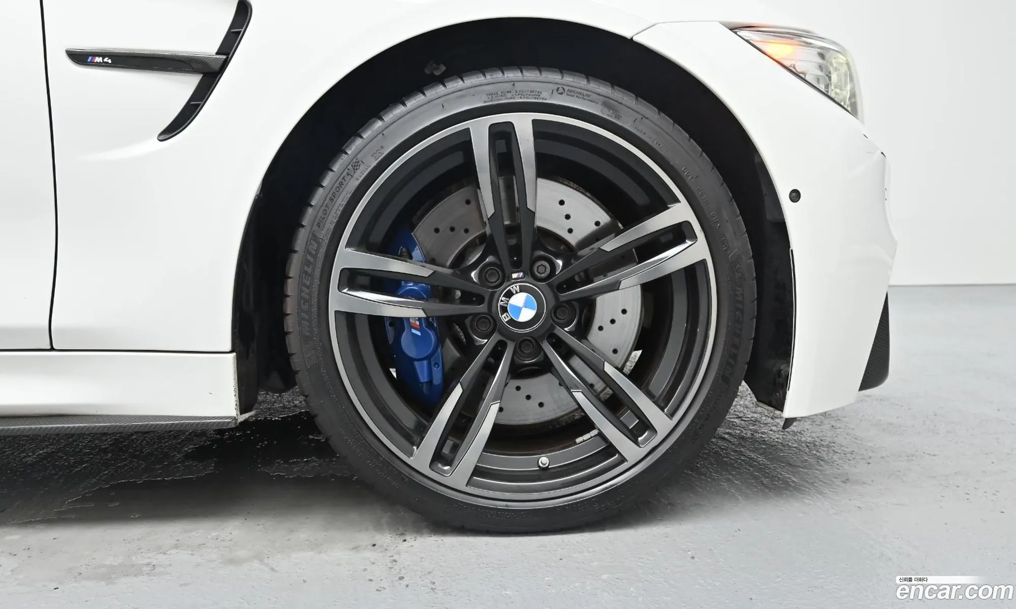 BMW M4 F82 M4 Convertible Performance Silencer Edition - фотография 4091903