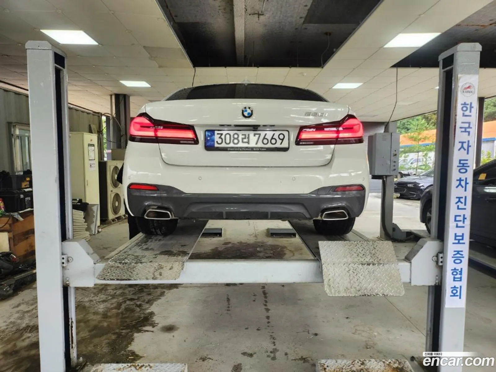 BMW 5 Series G30 520I M Sports - фотография 2452008