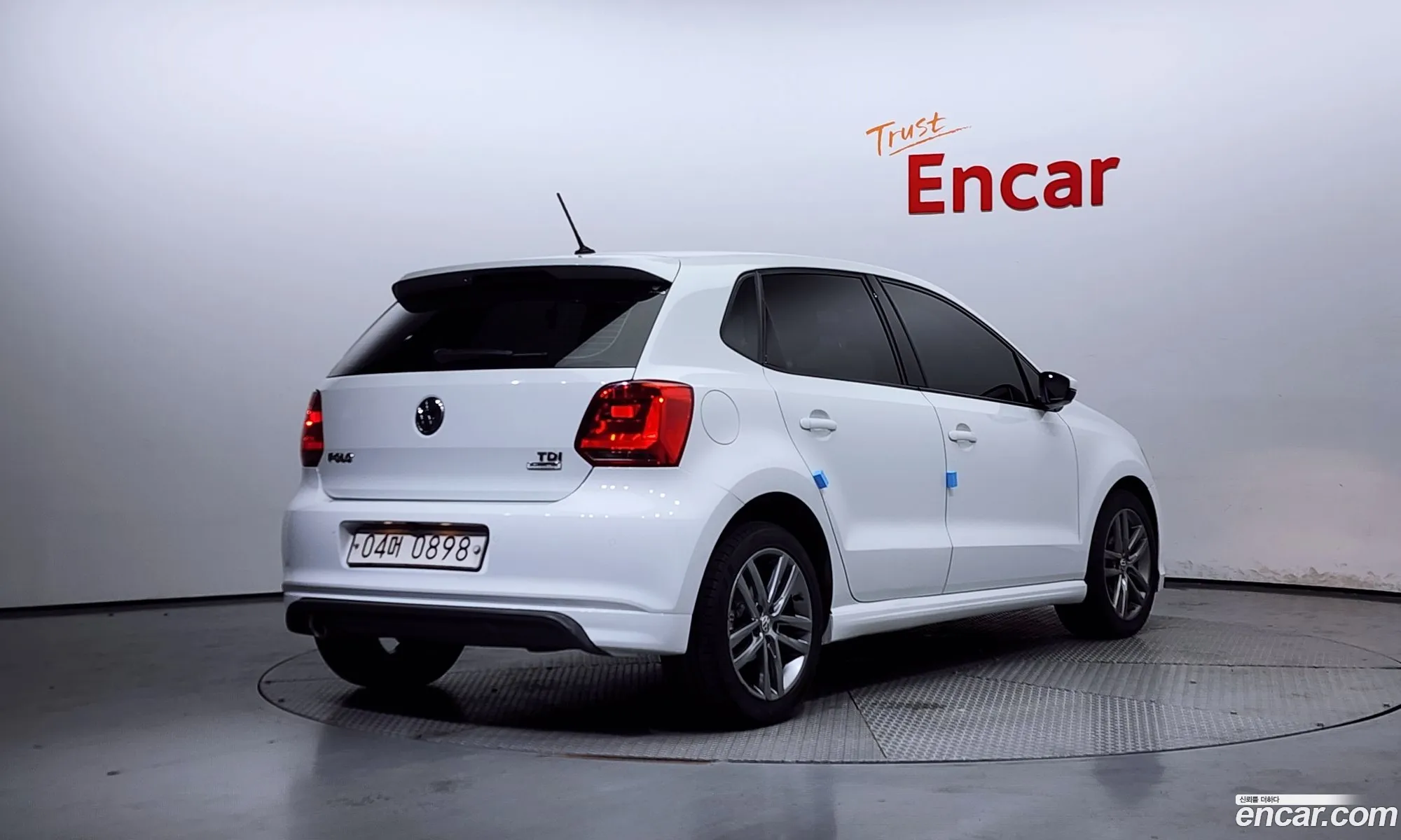 Volkswagen Polo 14 Tdi R-Line 5Th Generation - фотография 12831036