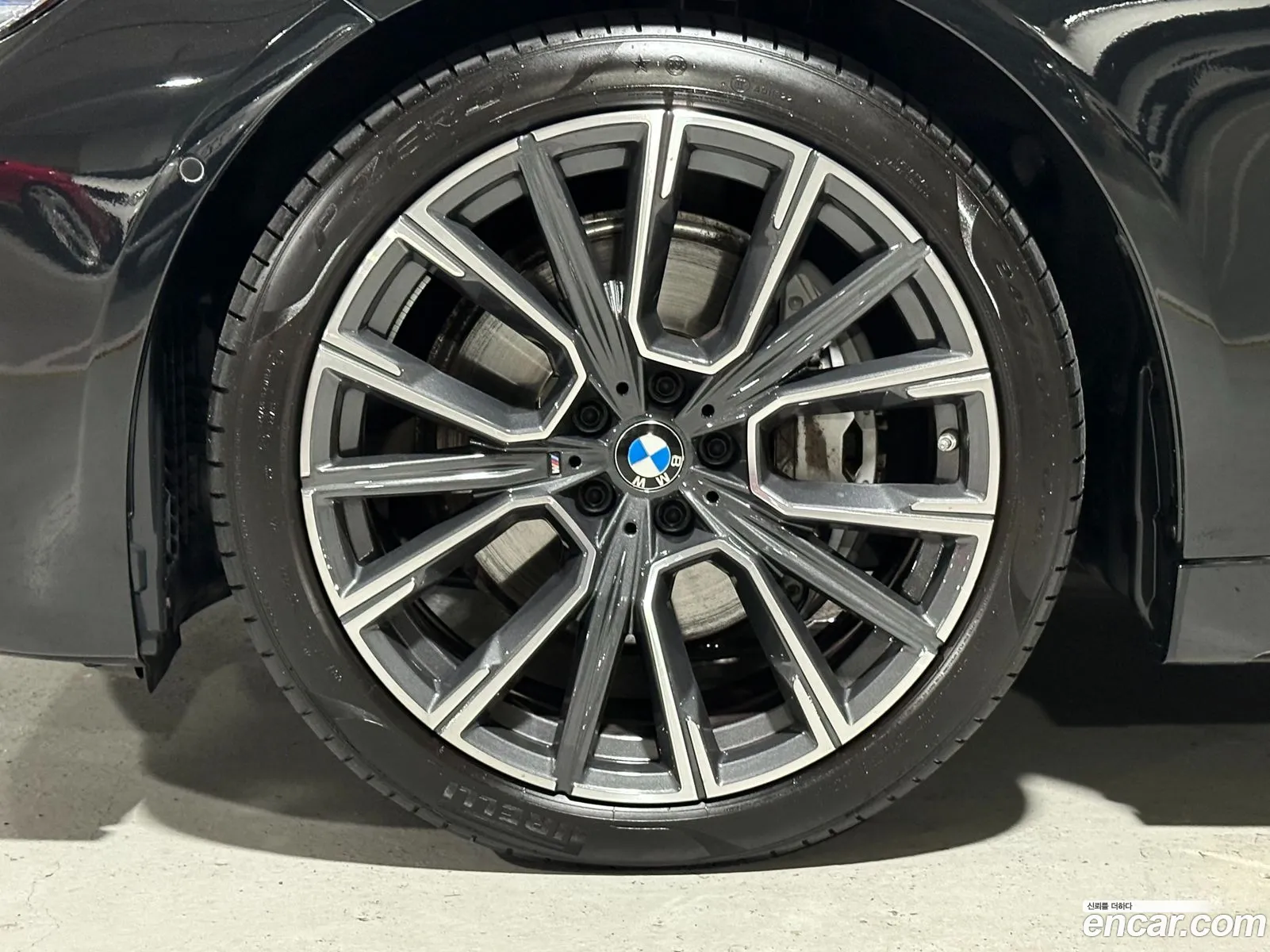 BMW 7 Series G11 730Ld xDrive M Sports - фотография 12590728