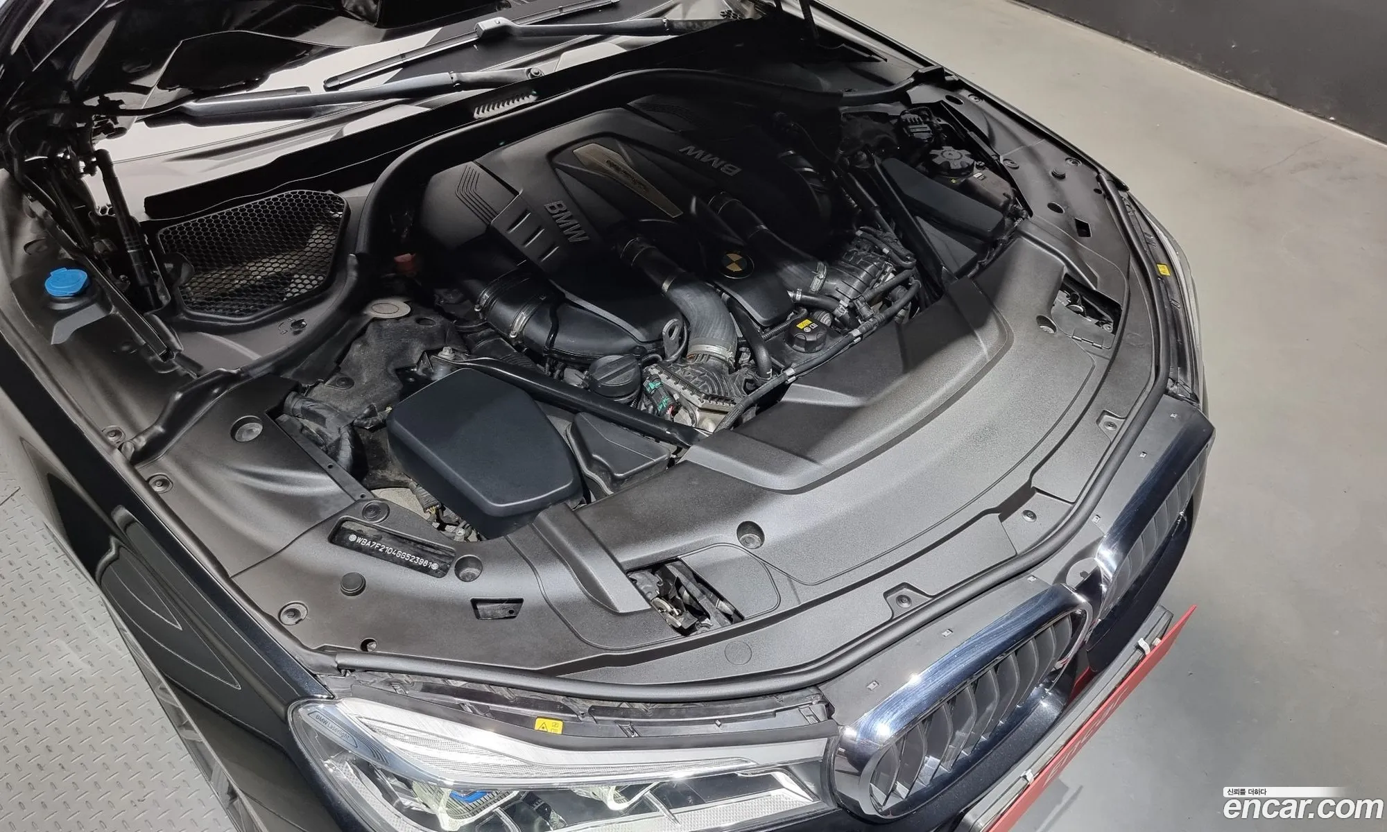 BMW 7 Series G11 750Li xDrive - фотография 12590717