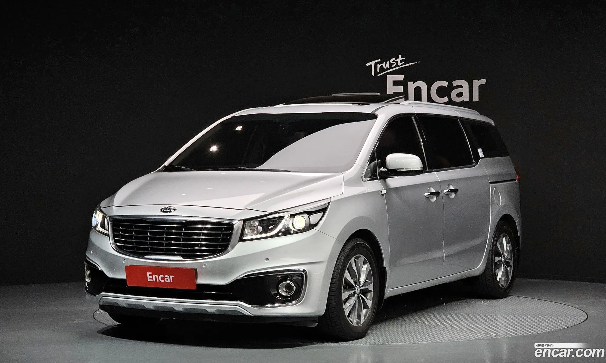 Kia All New Carnival 9-Seater Luxury - фотография 17538398