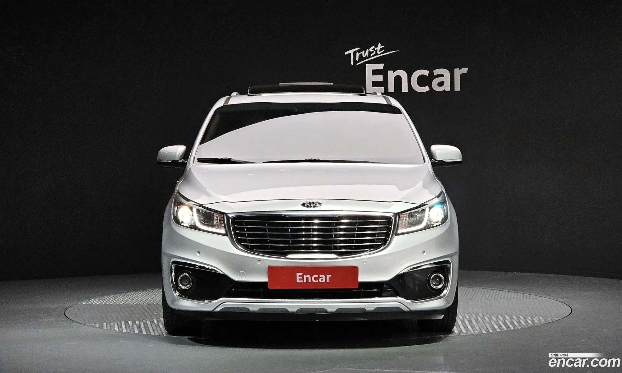 Kia All New Carnival 9-Seater Luxury - фотография 17538400