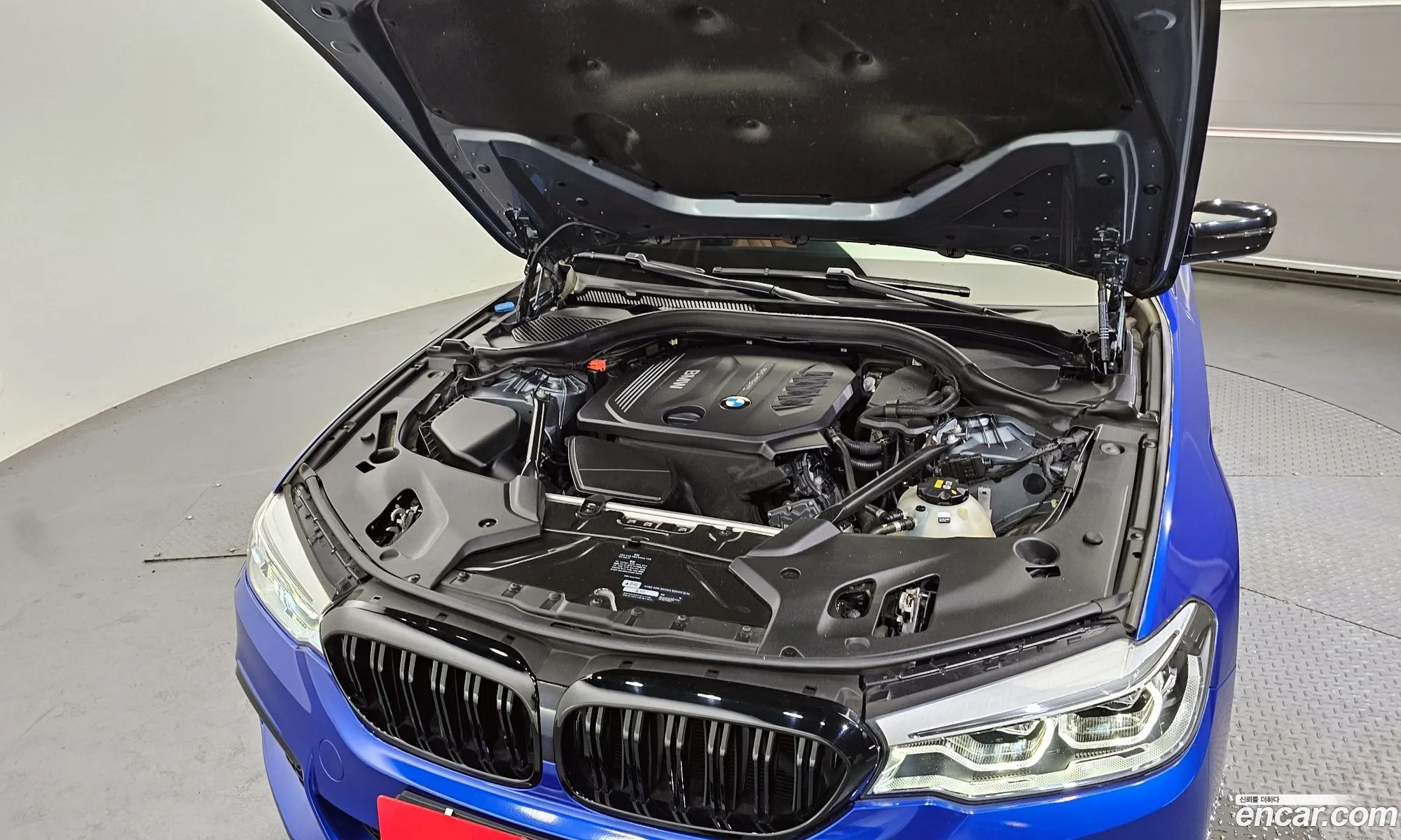 BMW 5 Series G30 520D xDrive M Sports - фотография 2993079