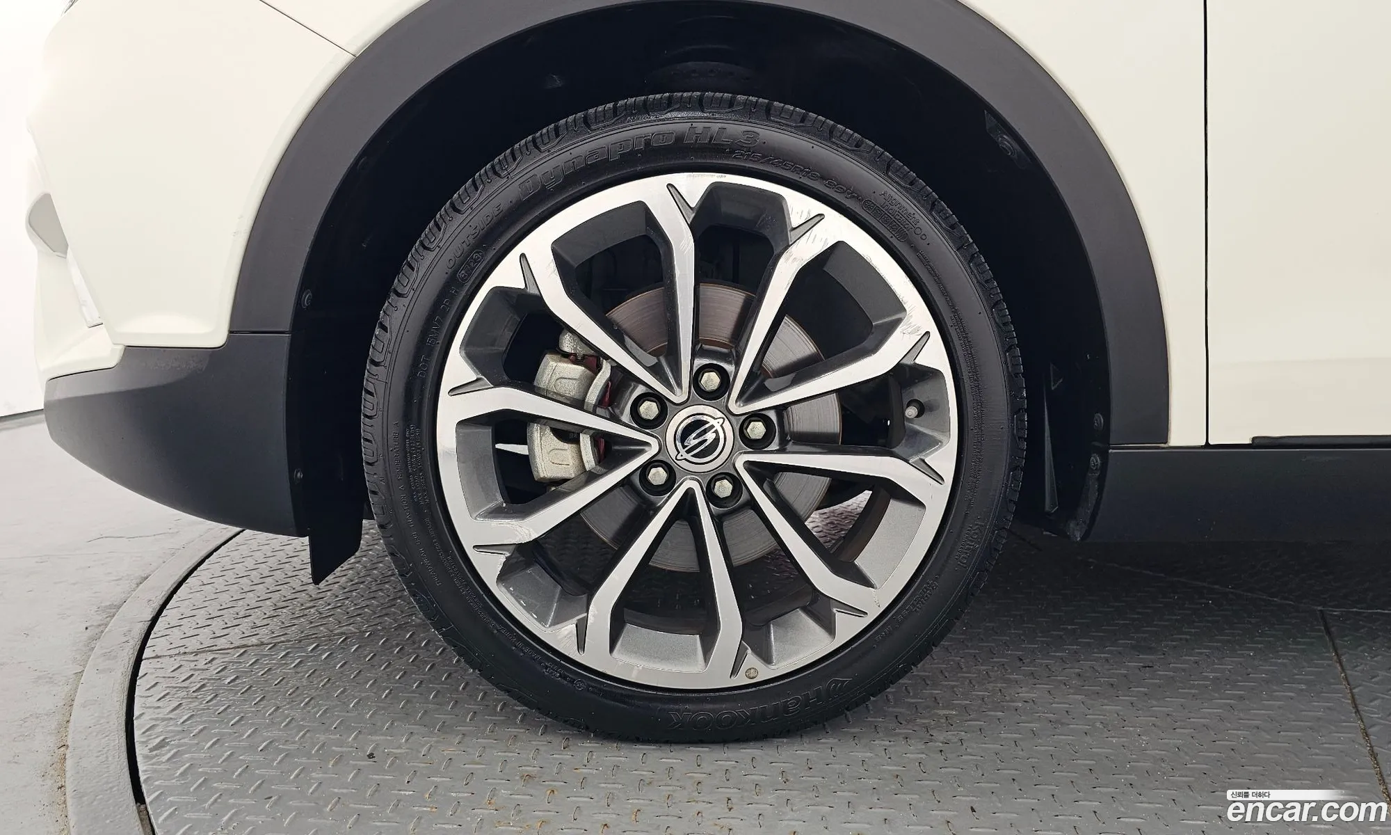 Kg Mobility Ssangyong Tivoli Vx 2Wd - фотография 4987109
