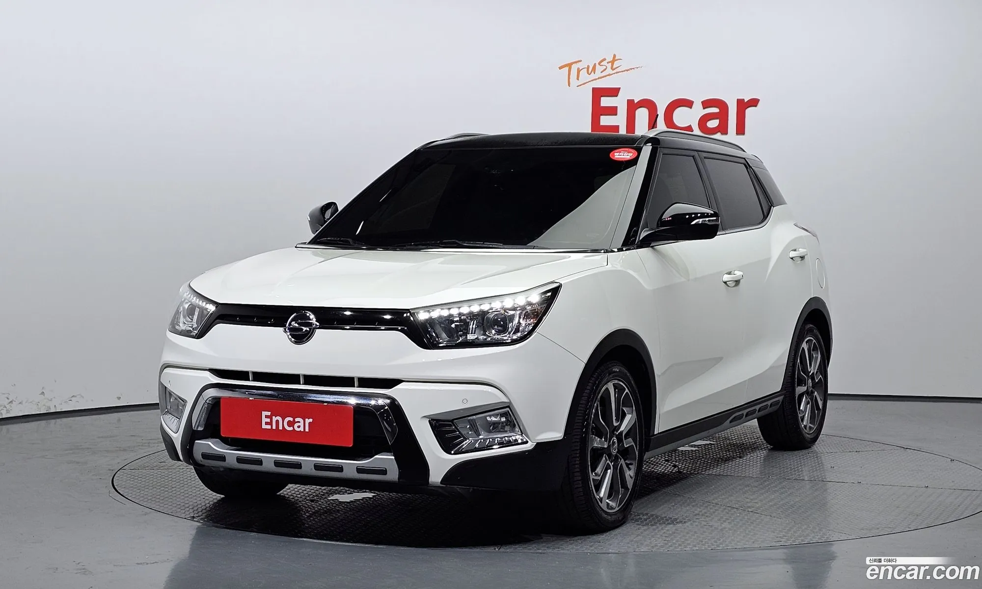 Kg Mobility Ssangyong Tivoli Lx 2Wd Top-Of-The-Line Model - фотография 4949871