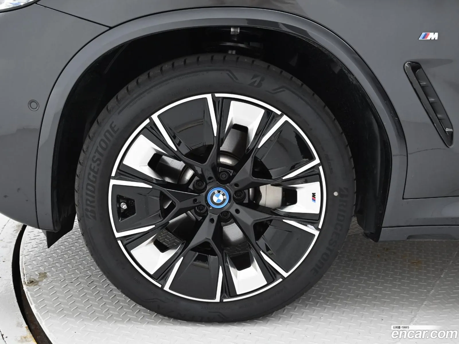 BMW Ix3 M Sport - фотография 2988688