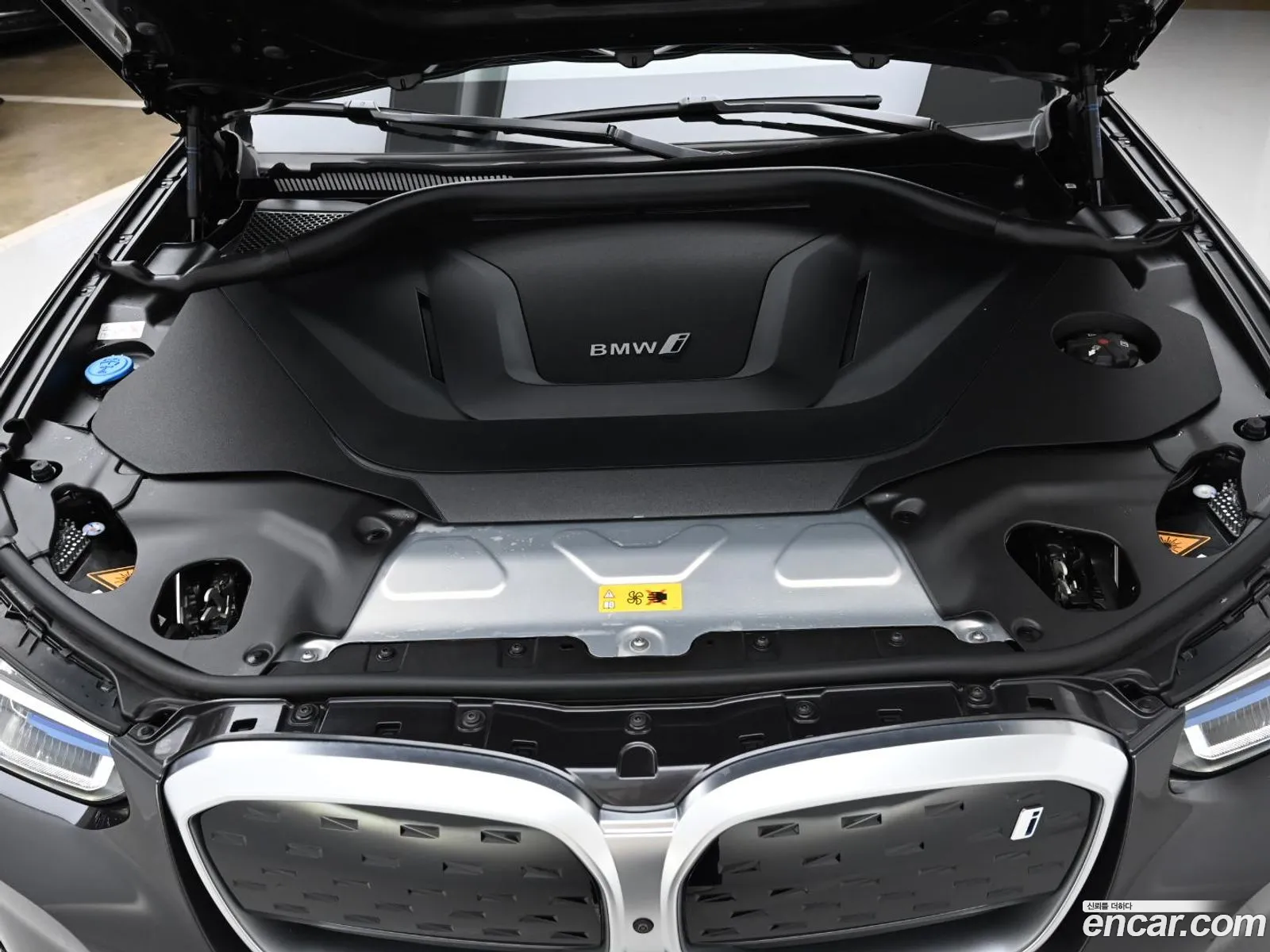 BMW Ix3 M Sport - фотография 2988689
