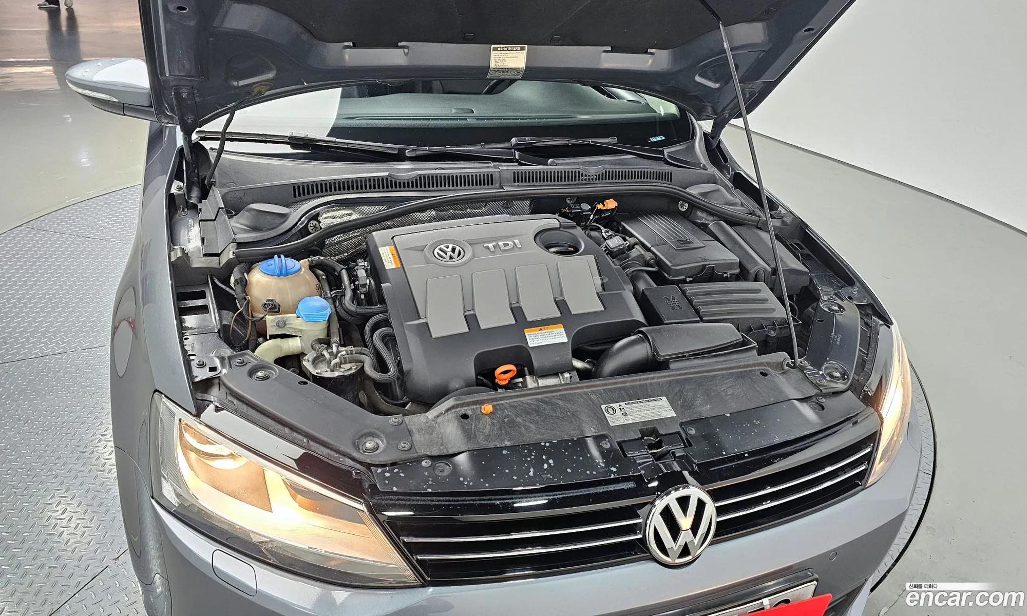 Volkswagen New Jetta 16 Tdi Bluemotion 6Th Generation - фотография 12831028