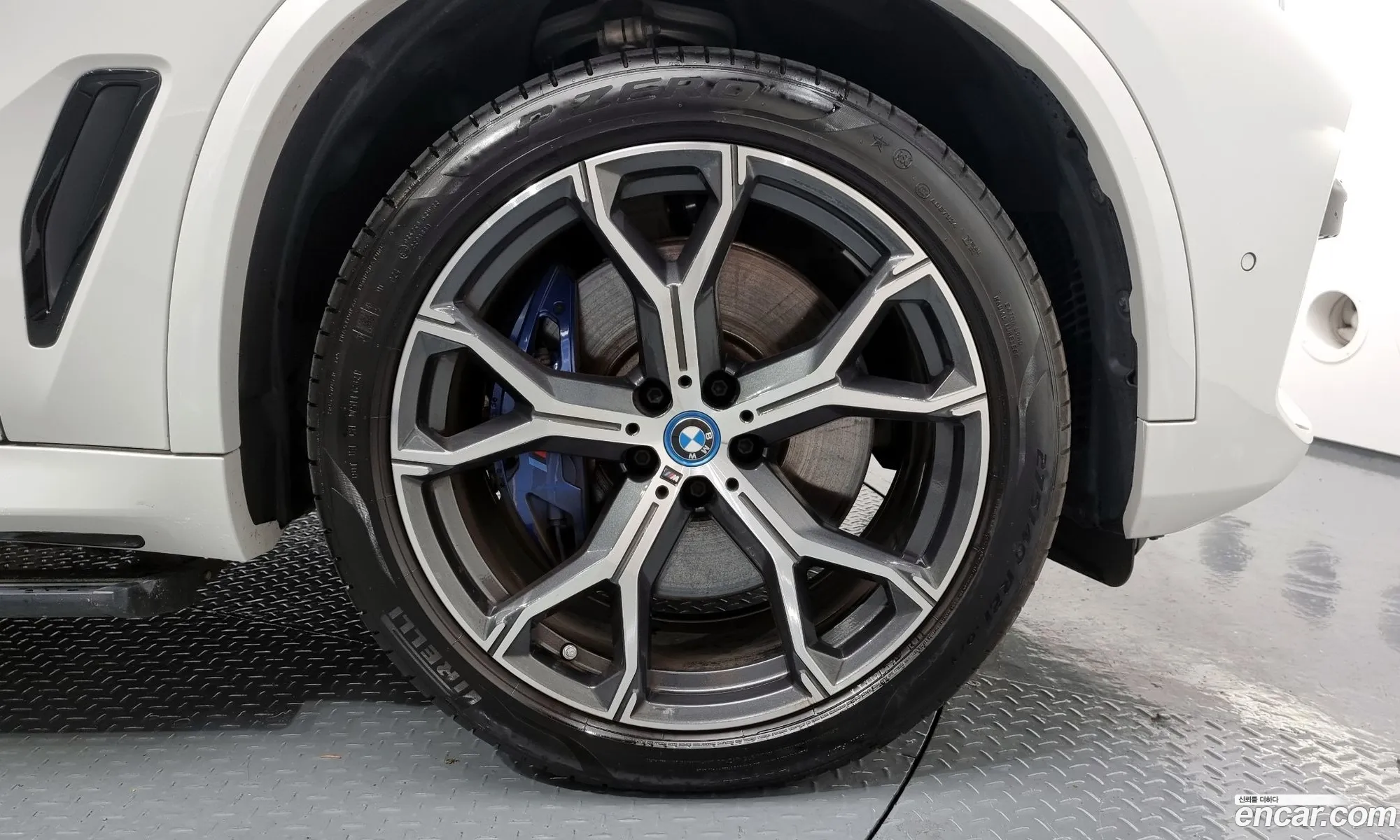 BMW X5 G05 xDrive 45E M Sport - фотография 2968046