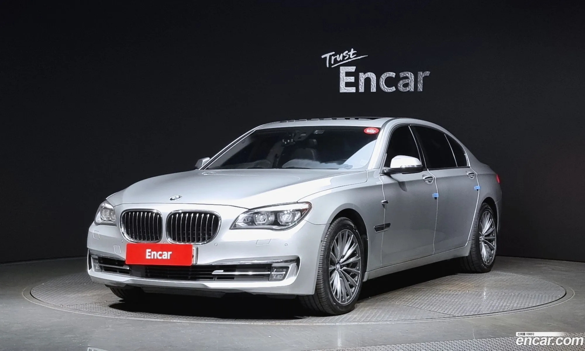 BMW 7 Series F01 750Li xDrive - фотография 2399734