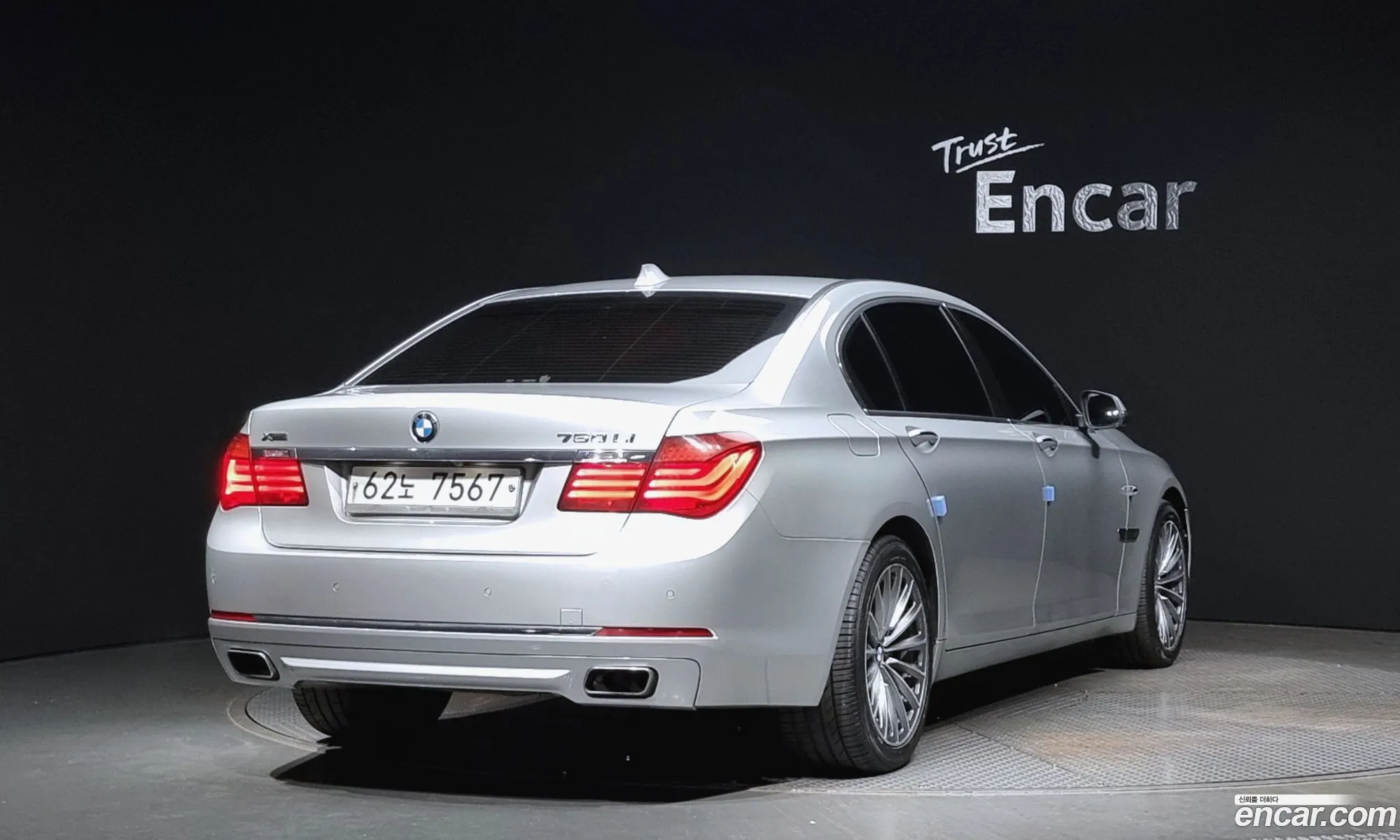 BMW 7 Series F01 750Li xDrive - фотография 2399735