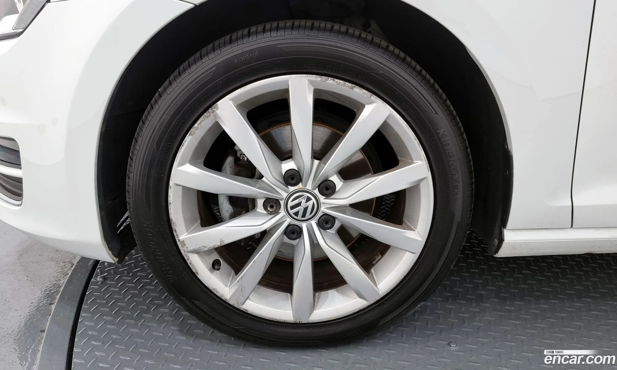 Volkswagen Golf 7Th Generation 16 Tdi - фотография 12826194