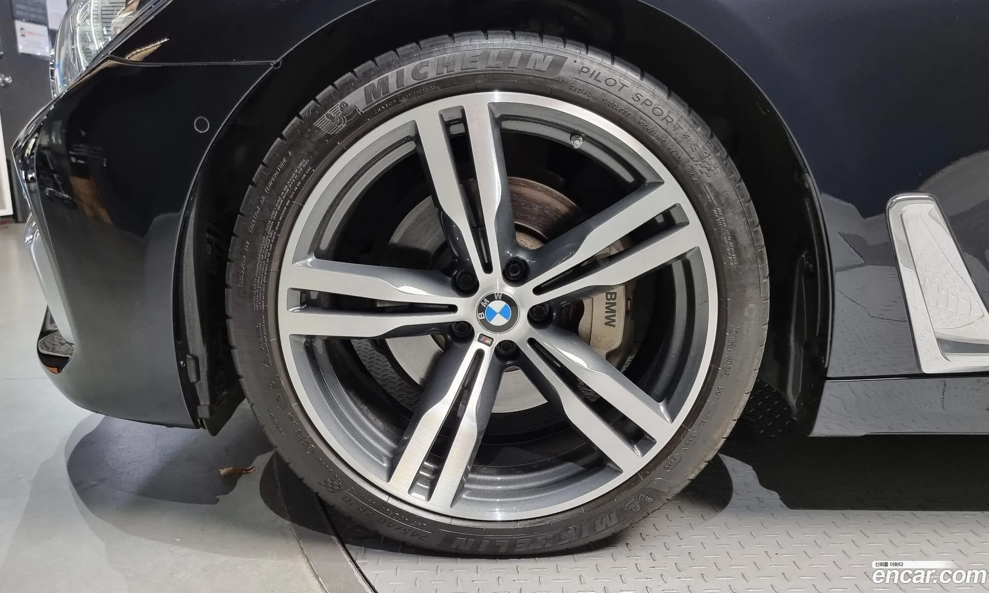 BMW 7 Series G11 730Ld xDrive M Sports - фотография 2968010