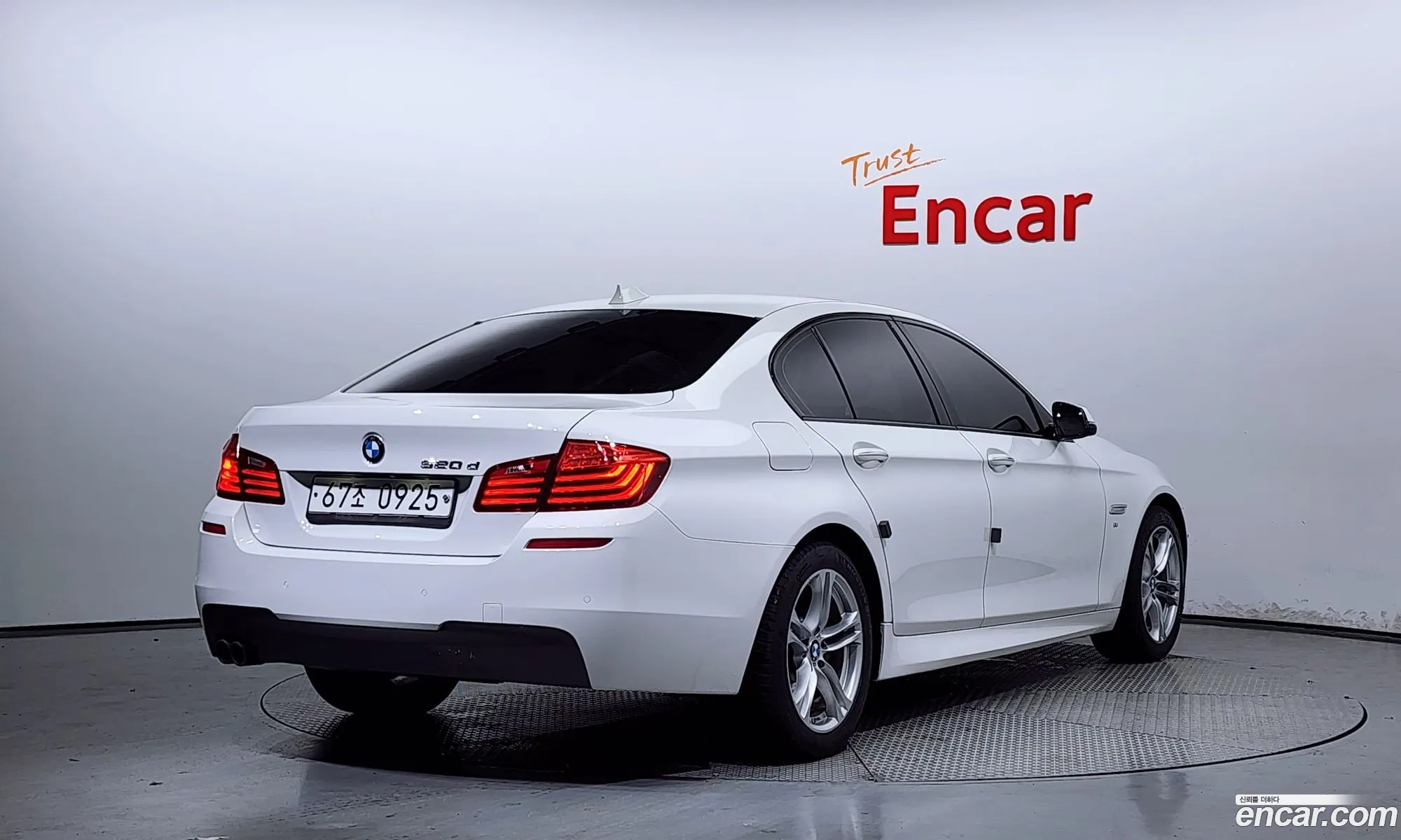 BMW 5 Series F10 520D M Aerodynamics - фотография 2967995
