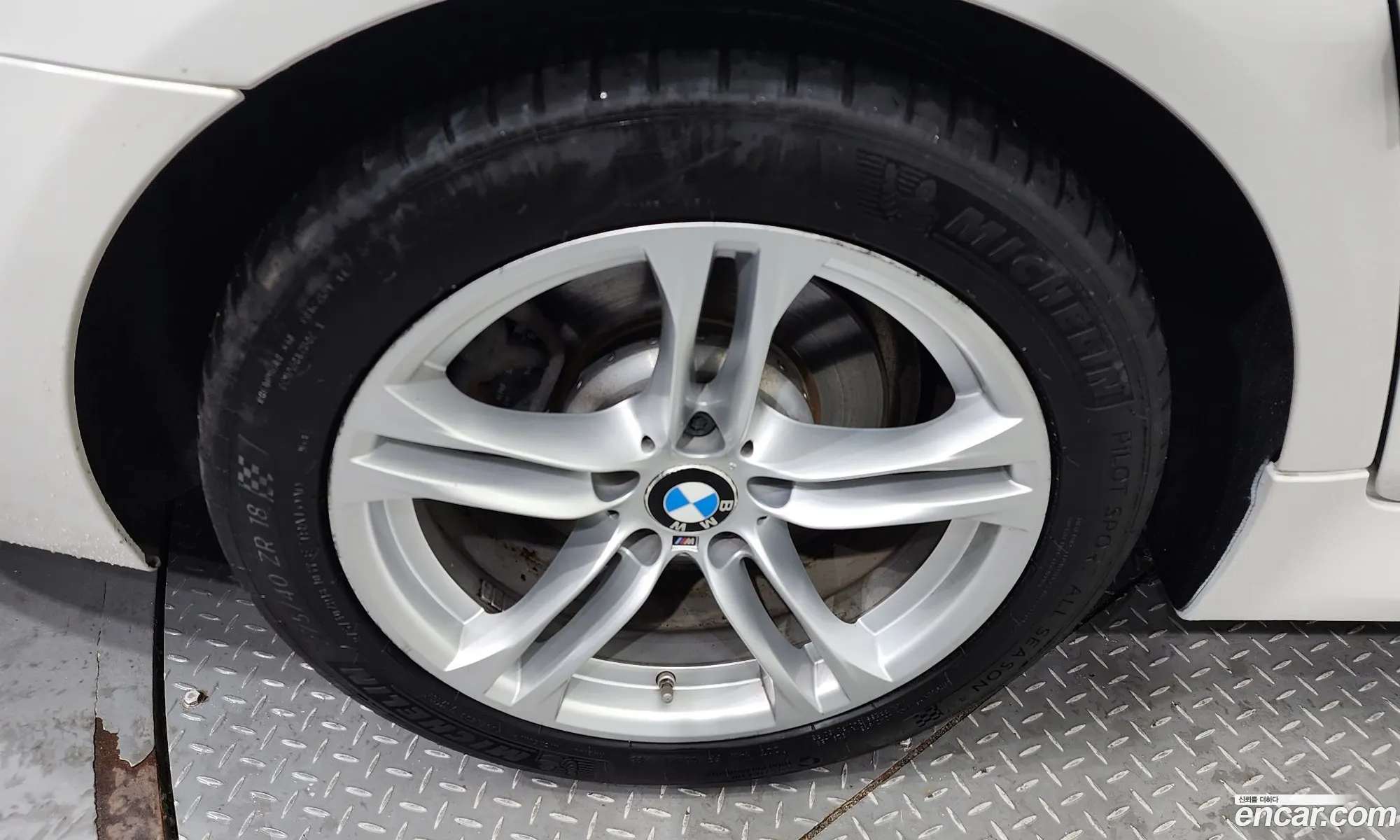 BMW 5 Series F10 520D M Aerodynamics - фотография 2967998