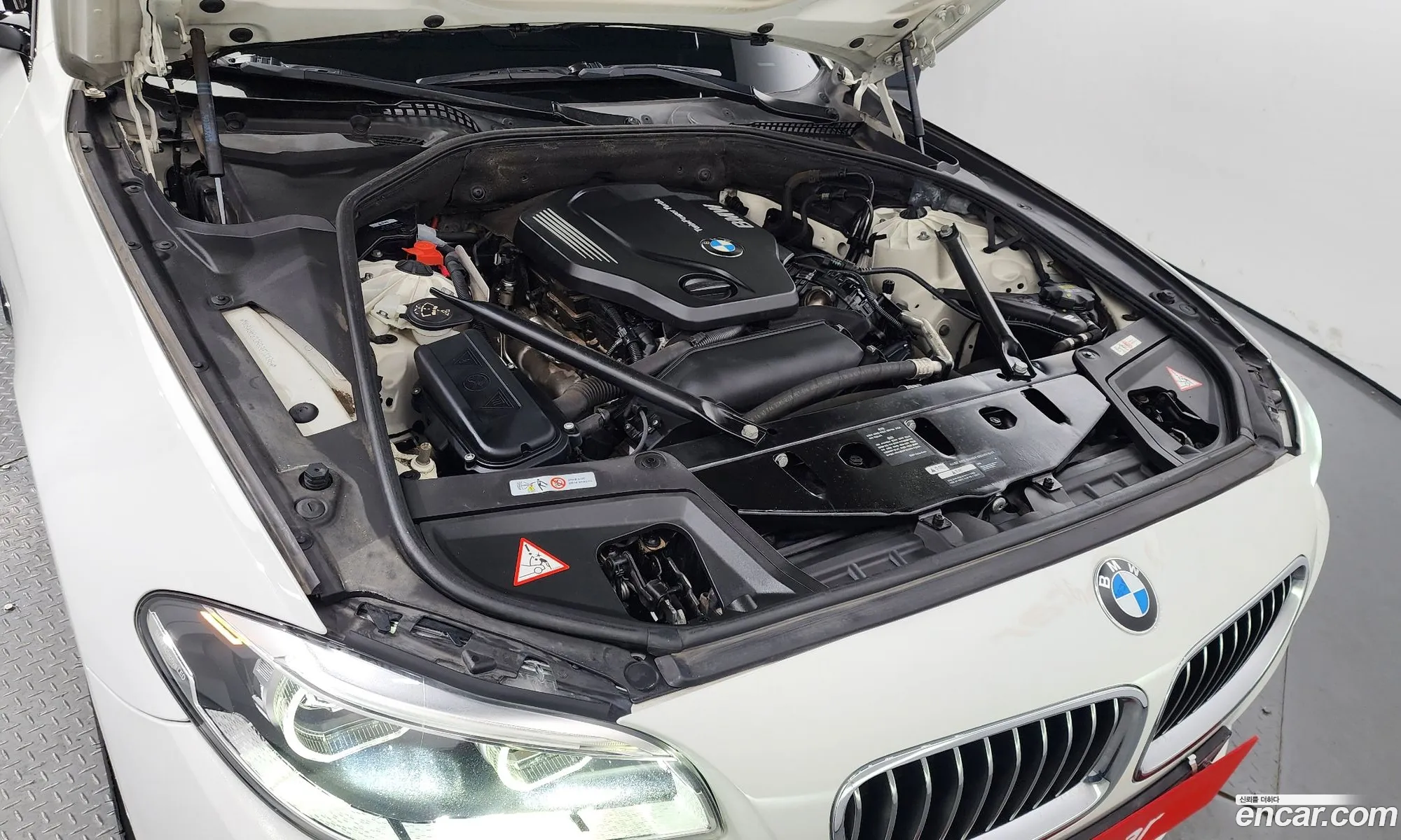 BMW 5 Series F10 520D M Aerodynamics - фотография 2967999