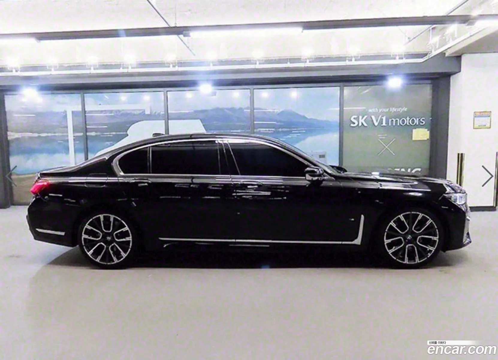 BMW 7 Series G11 740Li xDrive M Sports - фотография 2732910