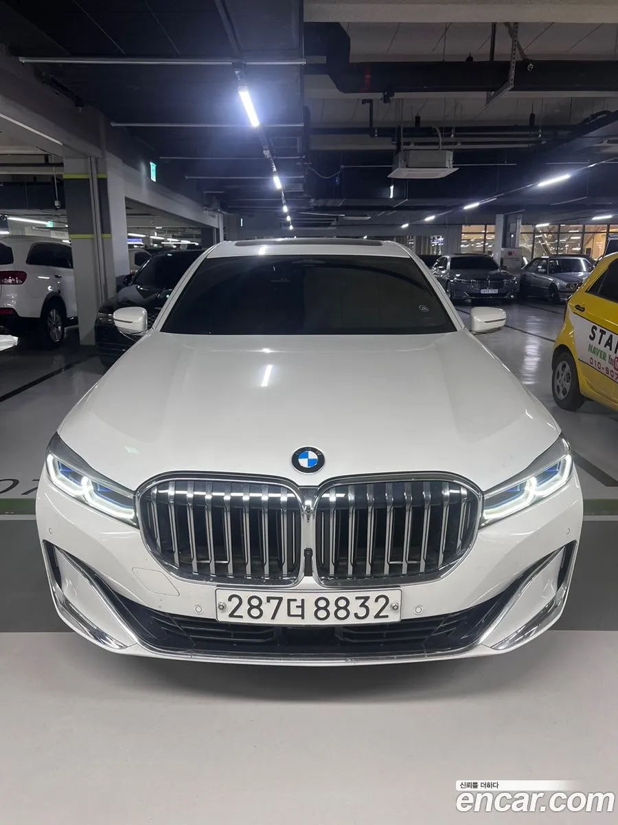 BMW 7 Series G11 750Li xDrive Design Pure Excellence - фотография 2732888