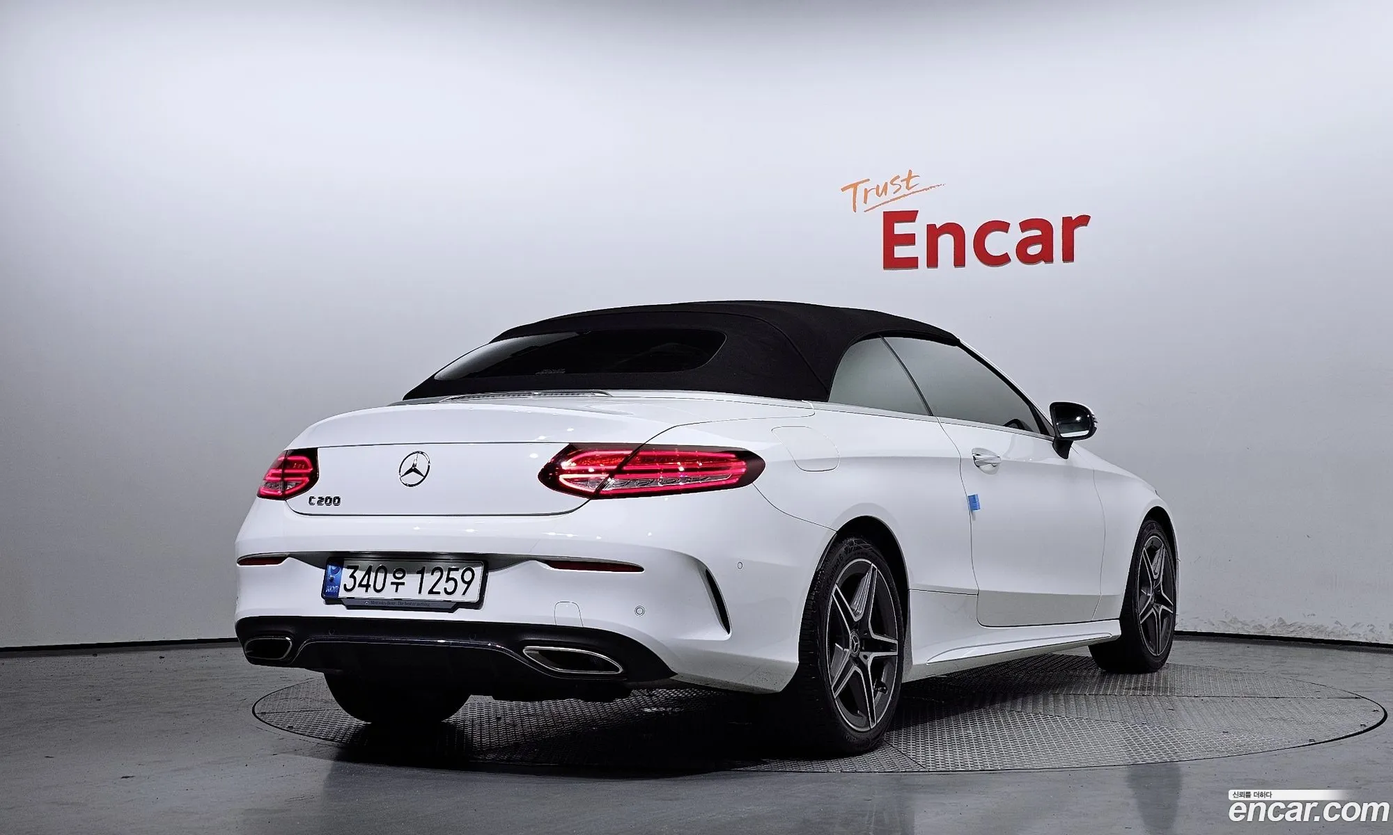 Mercedes C-Class W205 C200 Cabriolet - фотография 12566272