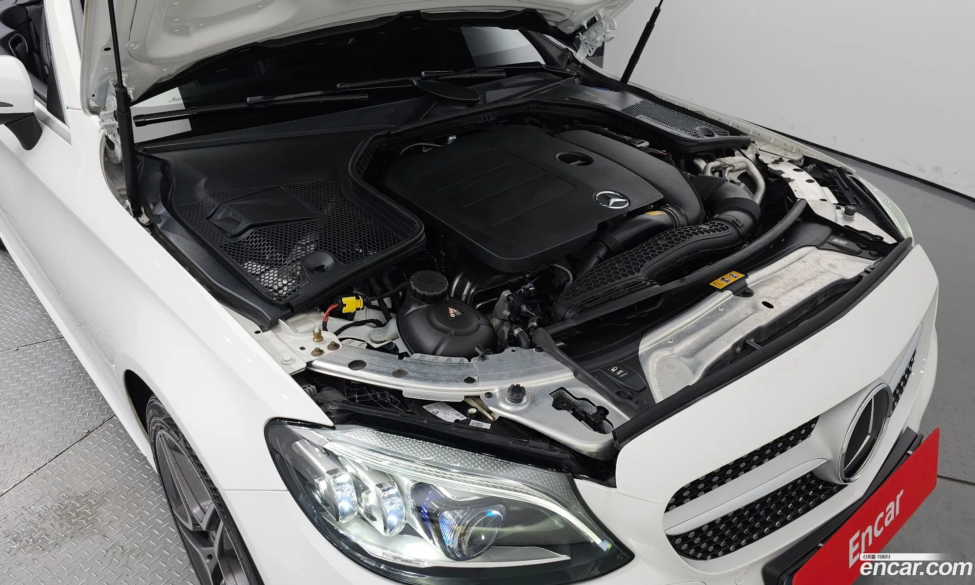 Mercedes C-Class W205 C200 Cabriolet - фотография 12566276