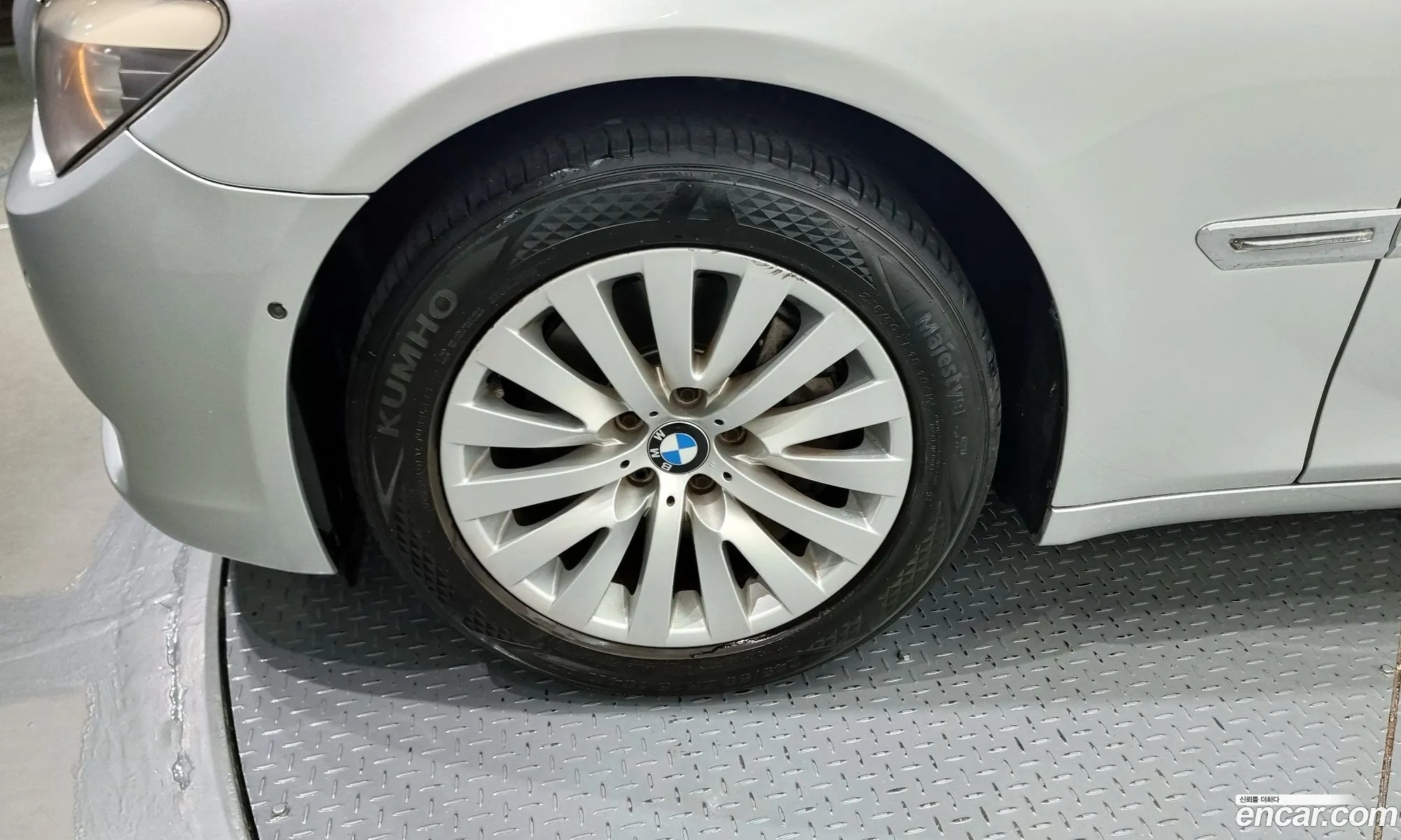 BMW 7 Series F01 740I - фотография 2703540