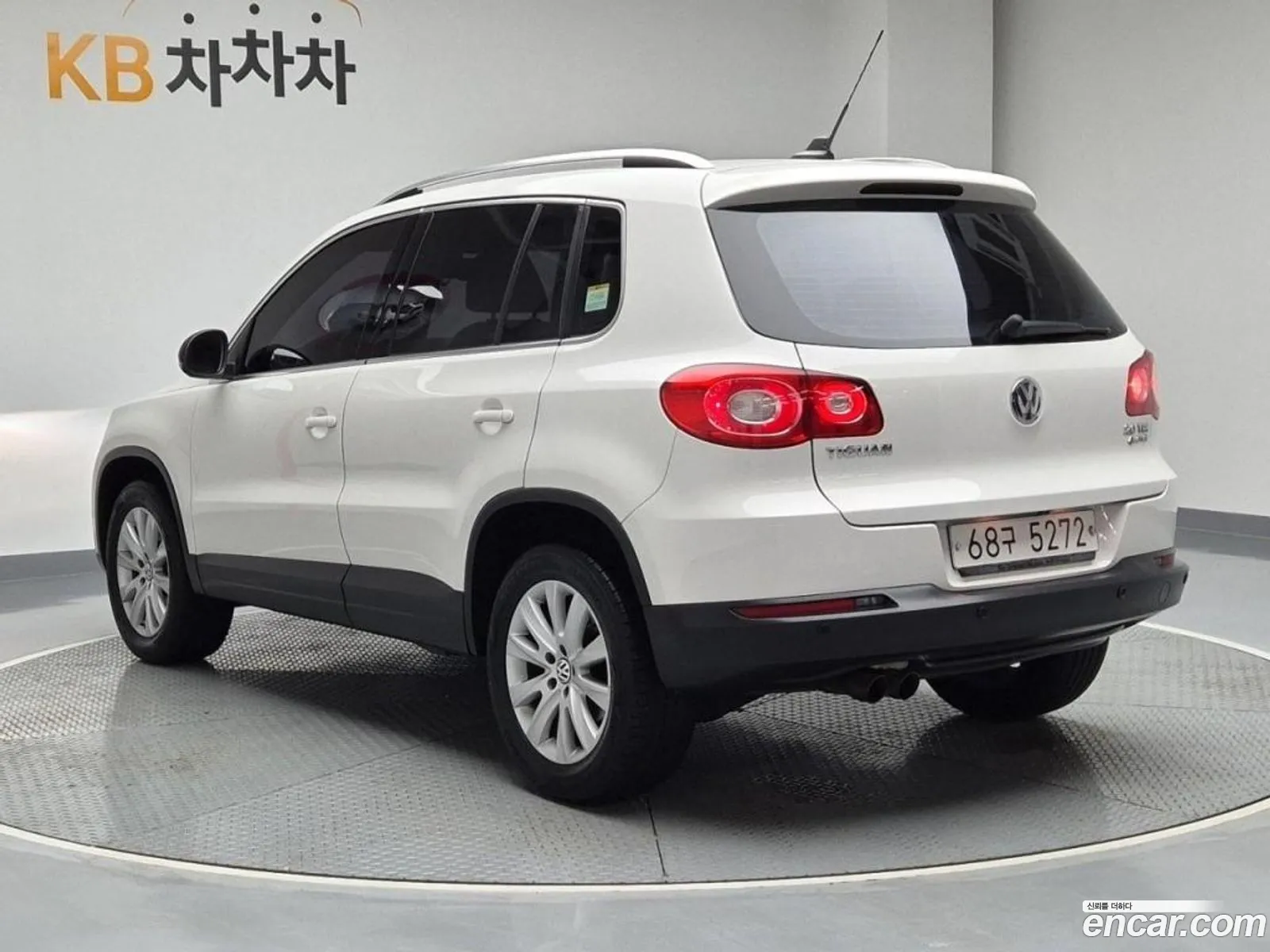 Volkswagen Tiguan 20 Tdi 5N - фотография 12874079