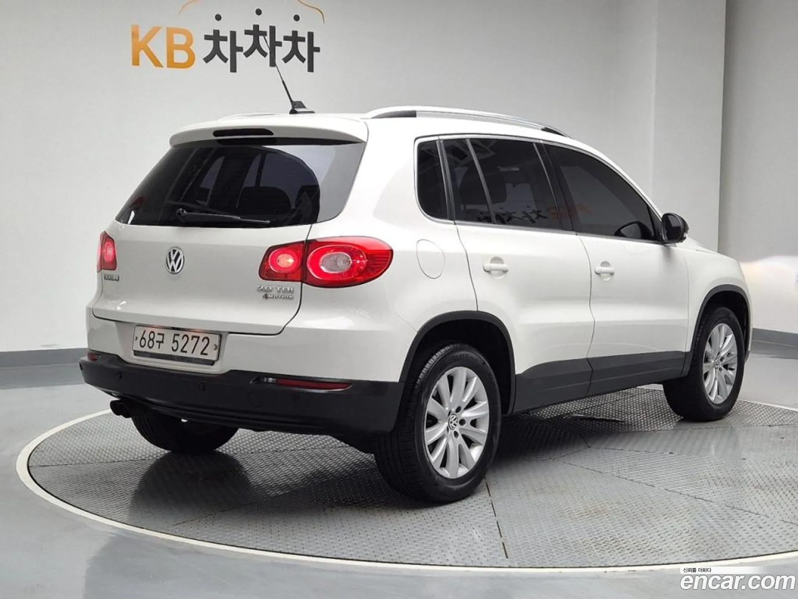 Volkswagen Tiguan 20 Tdi 5N - фотография 12874080