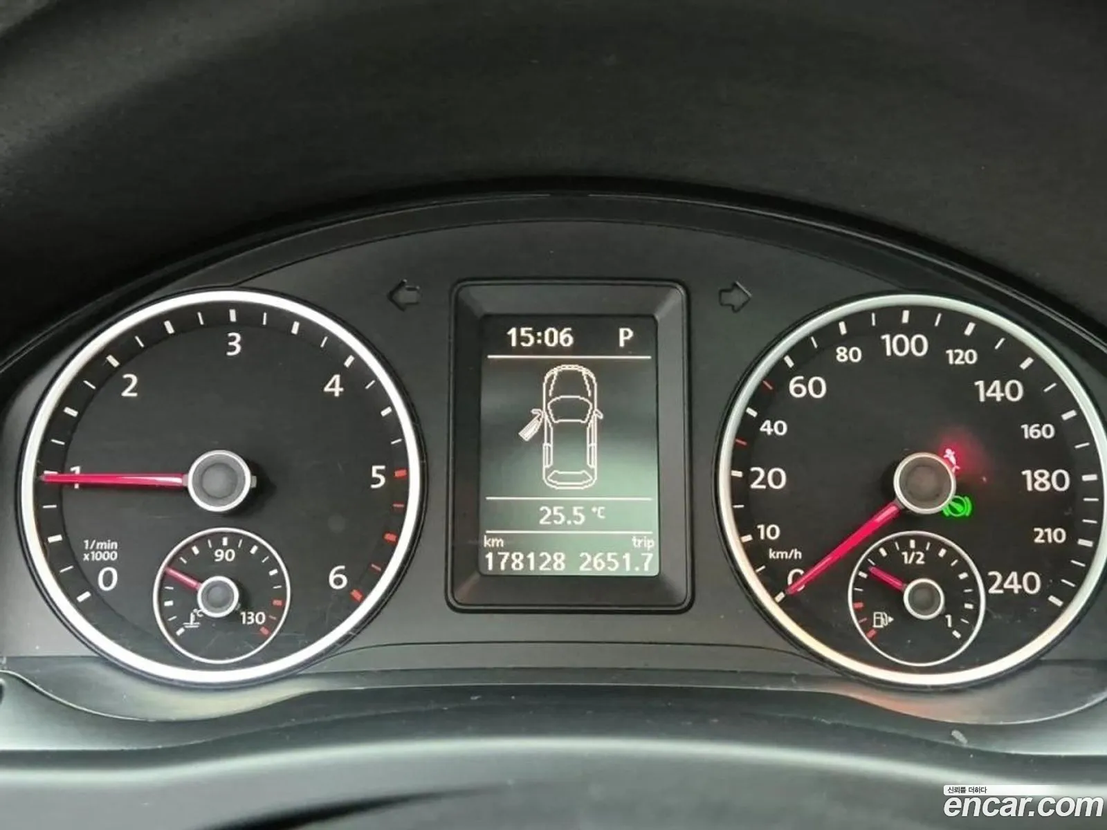 Volkswagen Tiguan 20 Tdi 5N - фотография 12874083