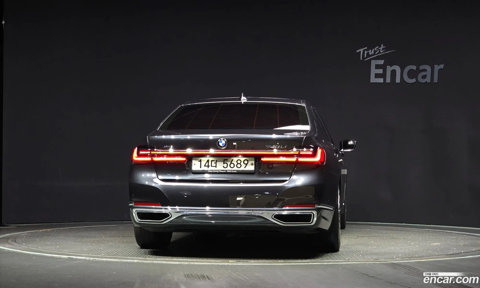 BMW 7 Series G11 740Li xDrive Design Pure Excellence - фотография 2708630