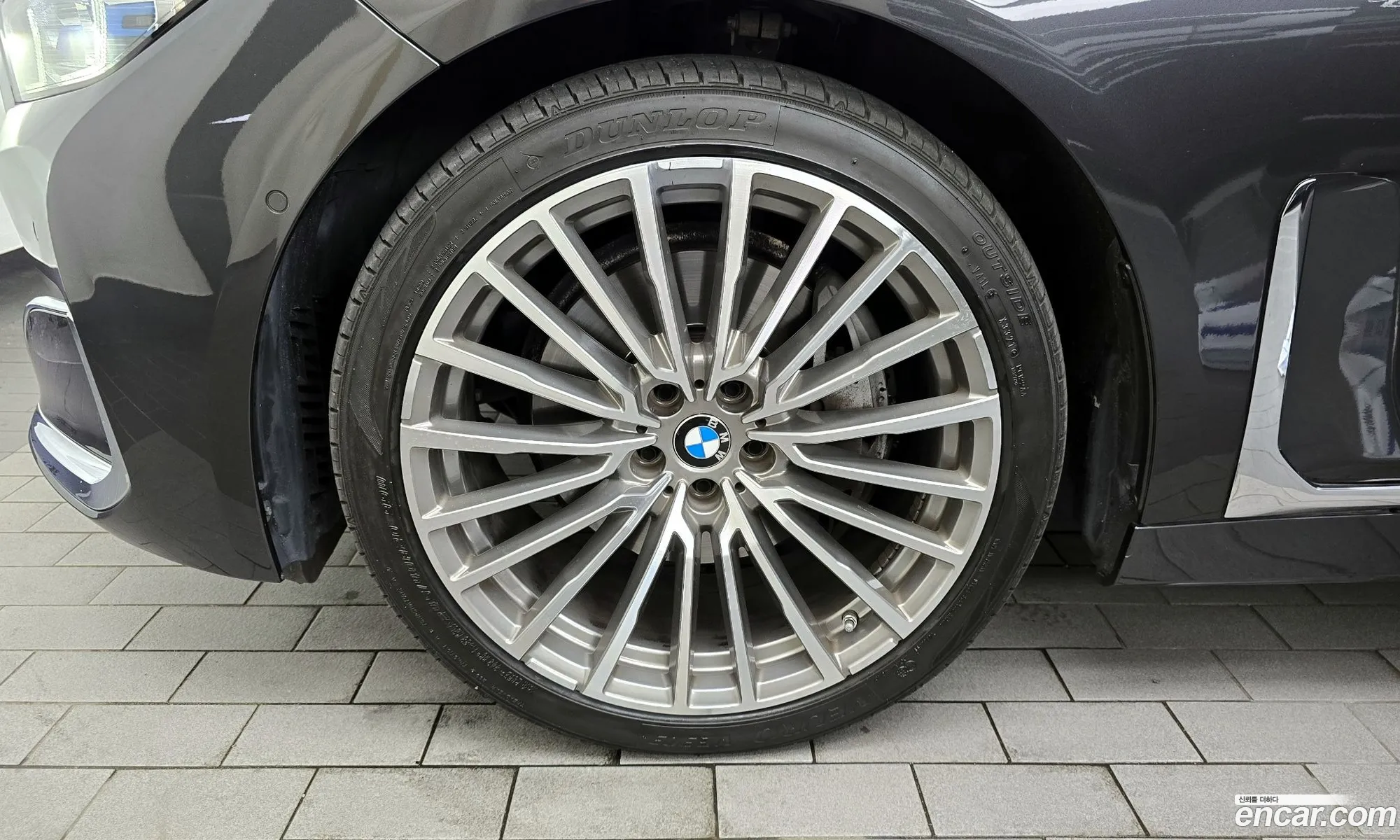 BMW 7 Series G11 740Li xDrive Design Pure Excellence - фотография 2708631