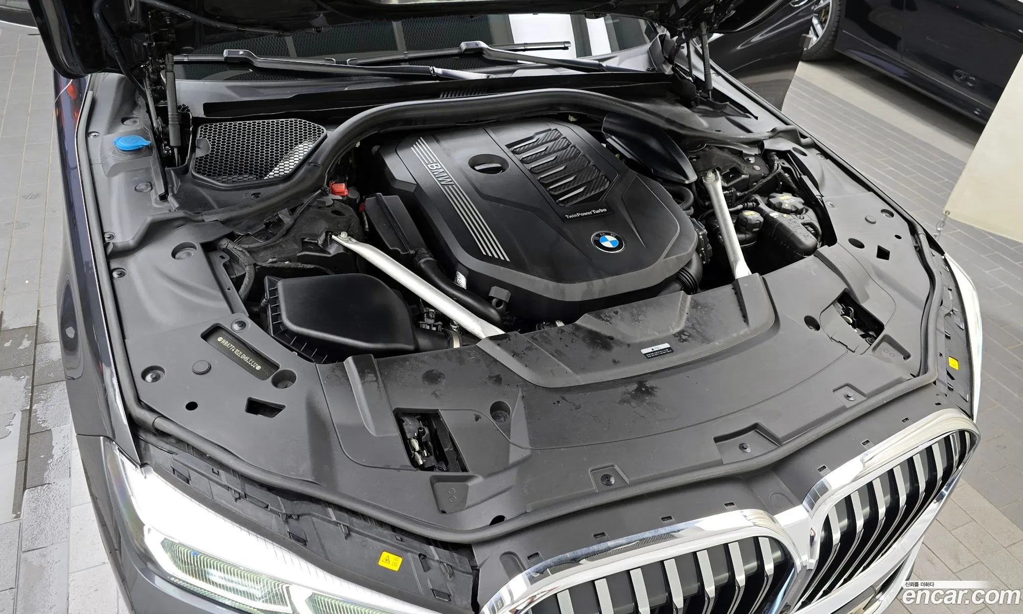 BMW 7 Series G11 740Li xDrive Design Pure Excellence - фотография 2708632