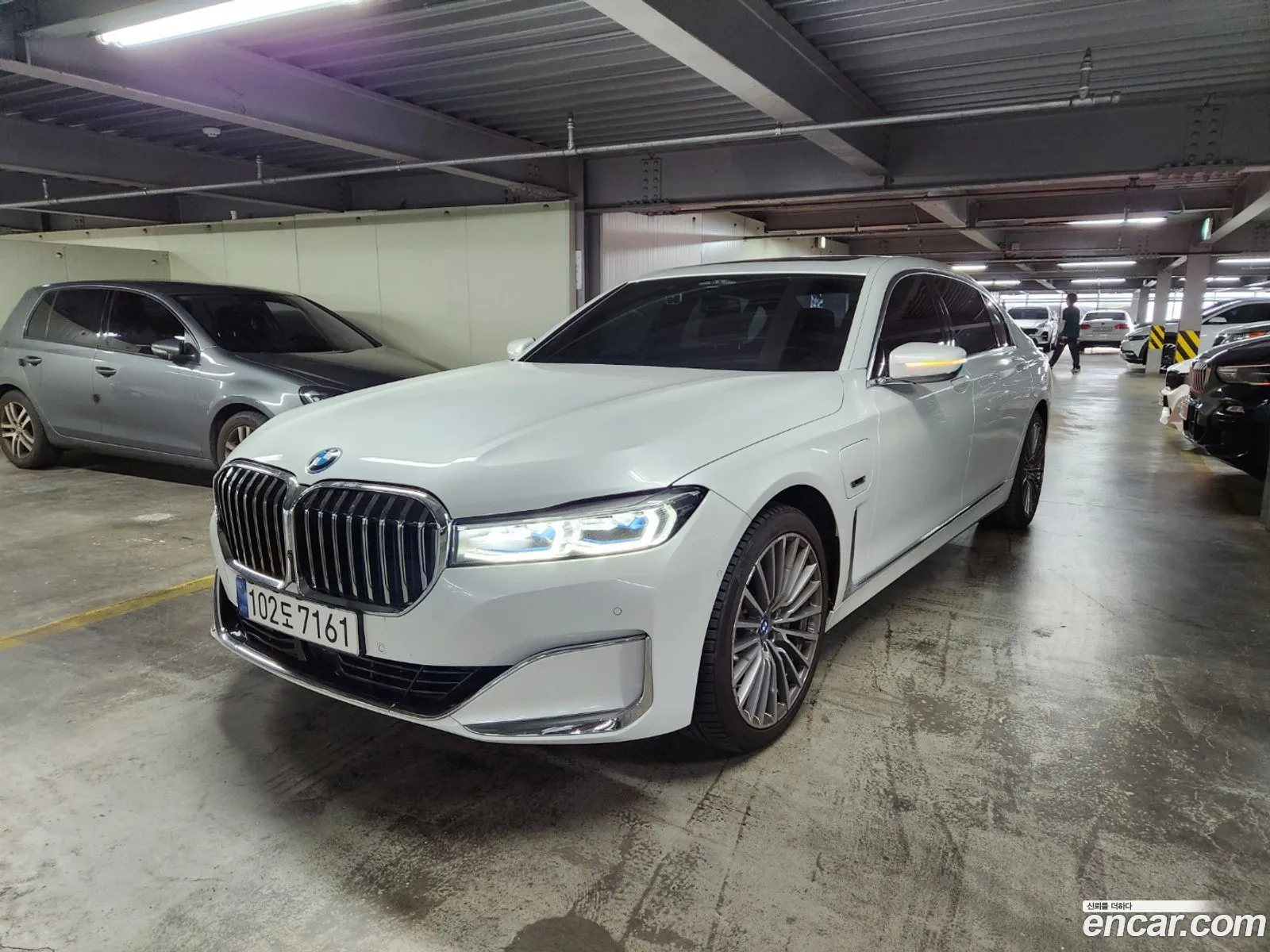 BMW 7 Series G11 745Le Iperformance Design Pure Excellence - фотография 2692719
