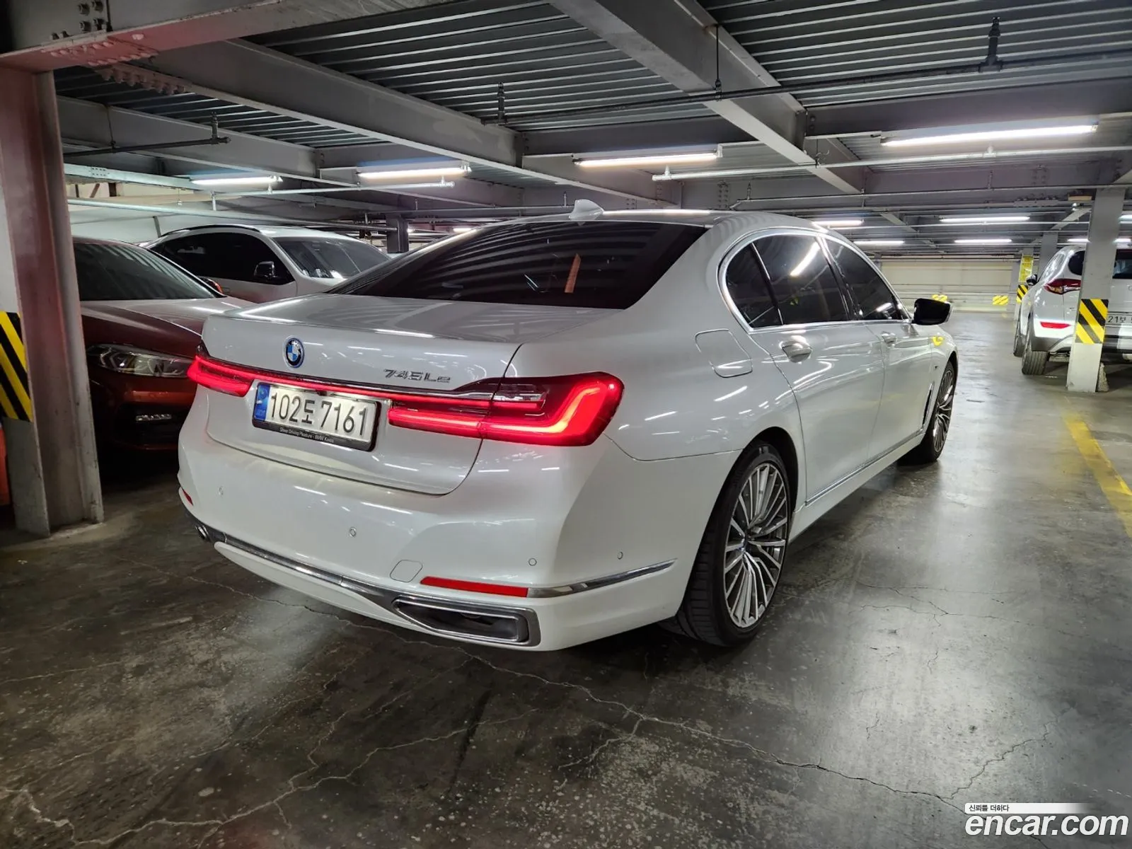 BMW 7 Series G11 745Le Iperformance Design Pure Excellence - фотография 2692723