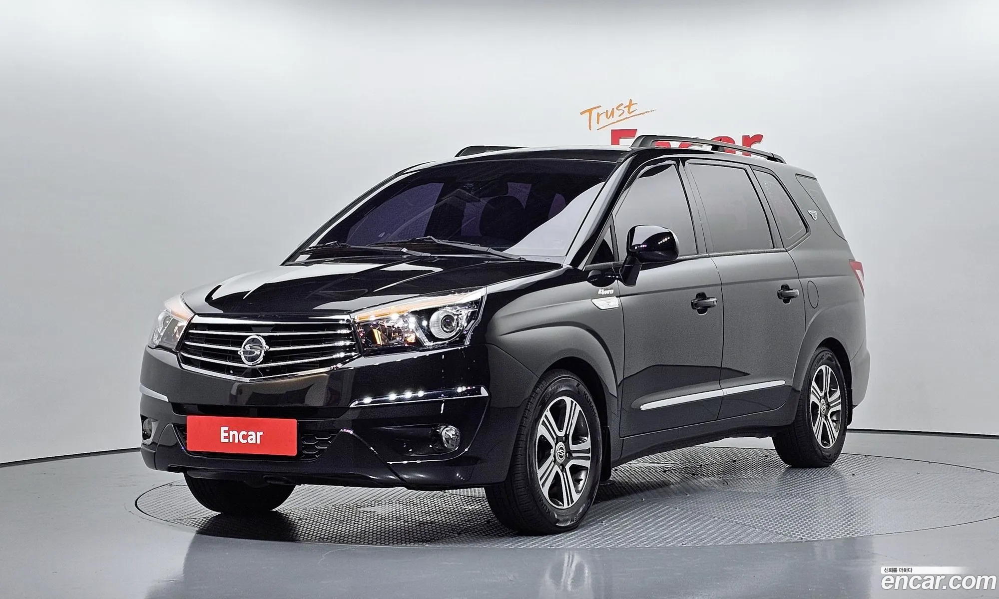 Kg Mobility Ssangyong Korando Turismo 4Wd Gt 9-Seater - фотография 4773514