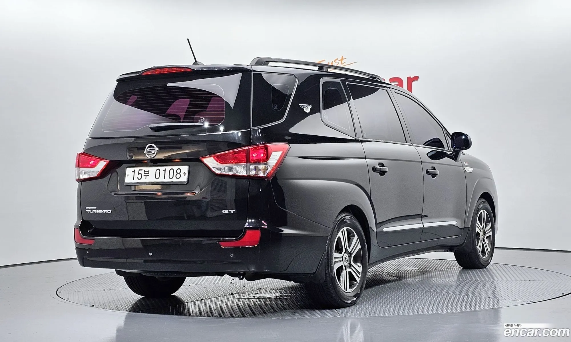 Kg Mobility Ssangyong Korando Turismo 4Wd Gt 9-Seater - фотография 4773515