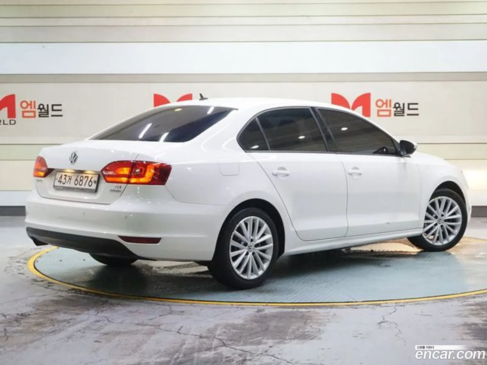 Volkswagen New Jetta 16 Tdi Bluemotion 6Th Generation - фотография 12874057