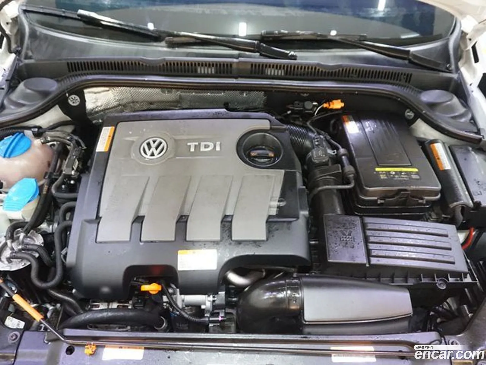 Volkswagen New Jetta 16 Tdi Bluemotion 6Th Generation - фотография 12874059