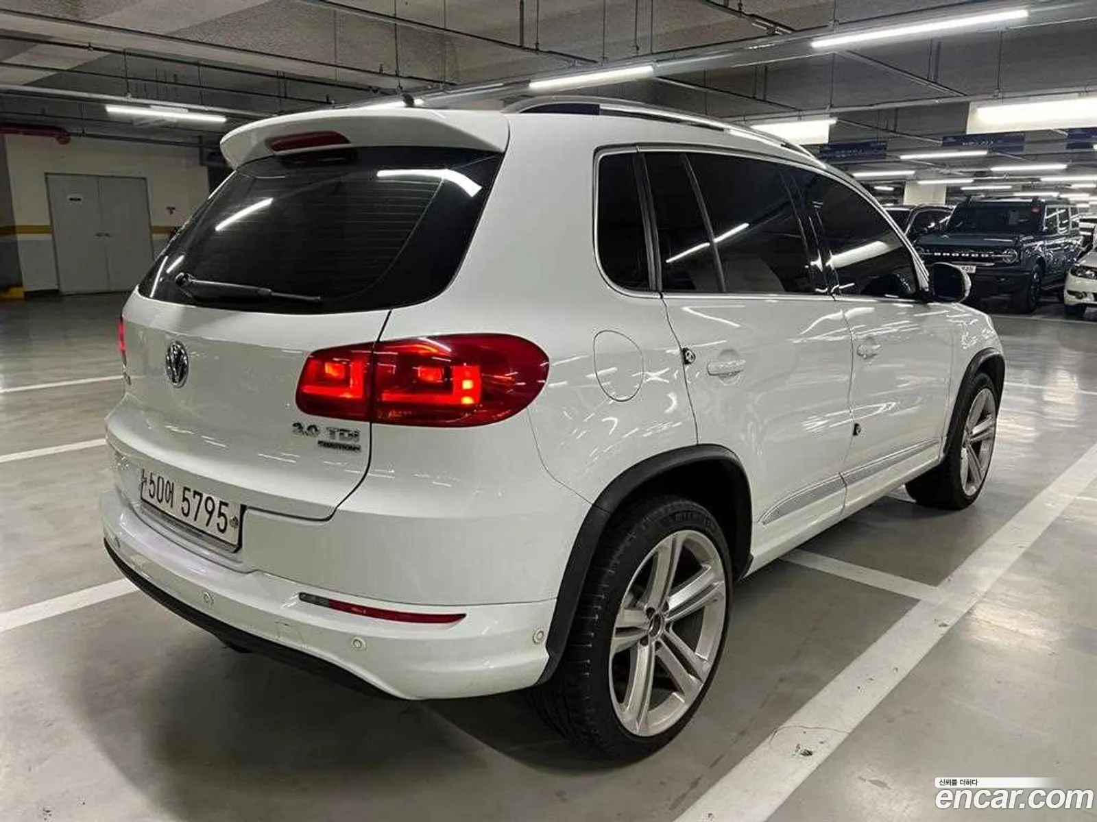 Volkswagen New Tiguan 20 Tdi R-Line 5N - фотография 12813460