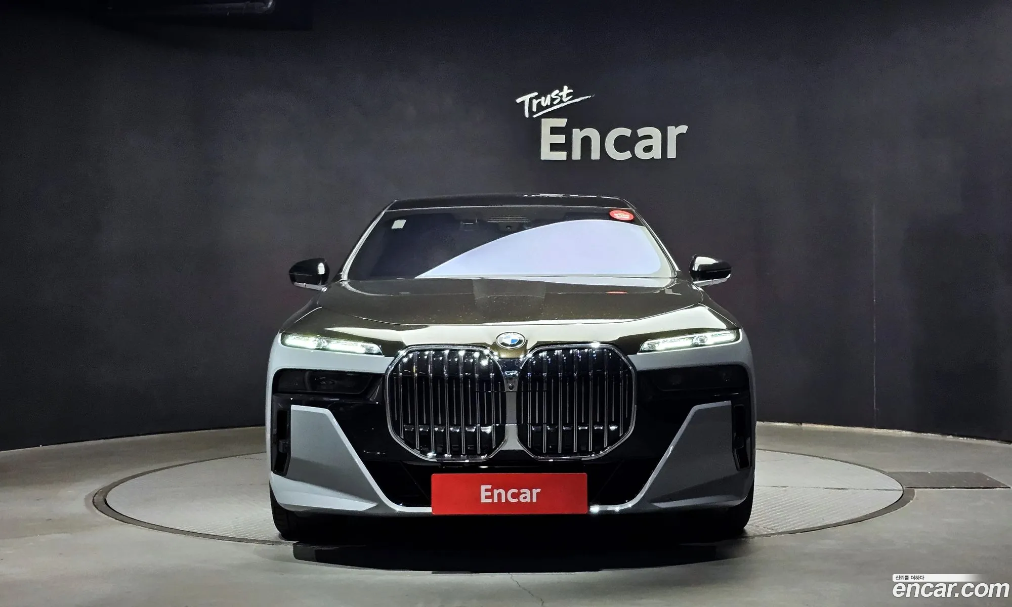 BMW 7 Series G70 740D xDrive M Sports - фотография 2397012