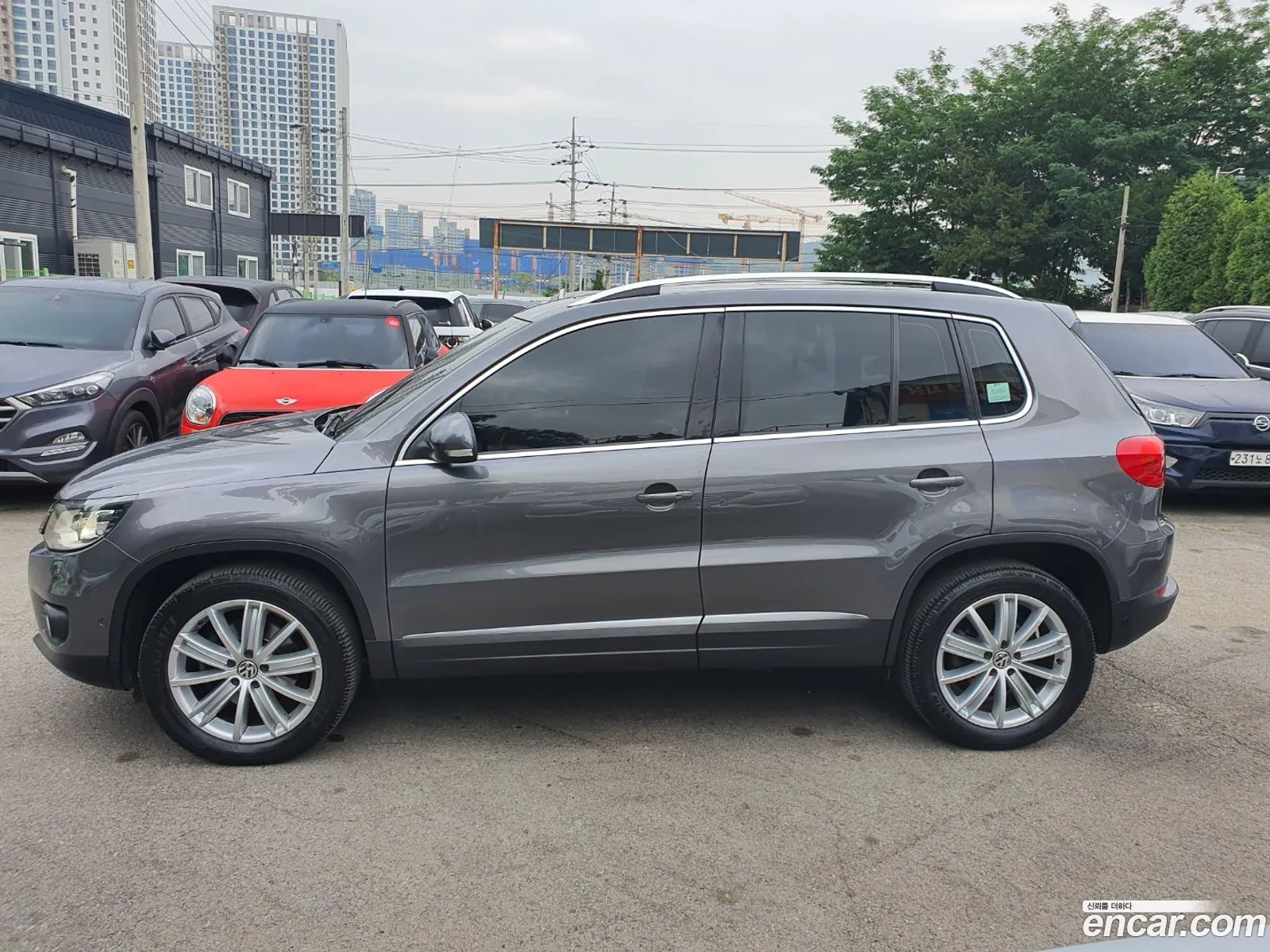 Volkswagen New Tiguan 20 Tdi Premium 5N - фотография 12813446