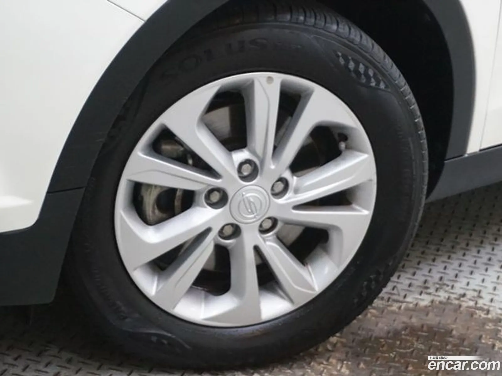 Kg Mobility Ssangyong Tivoli Armor Vx 2Wd - фотография 4967494