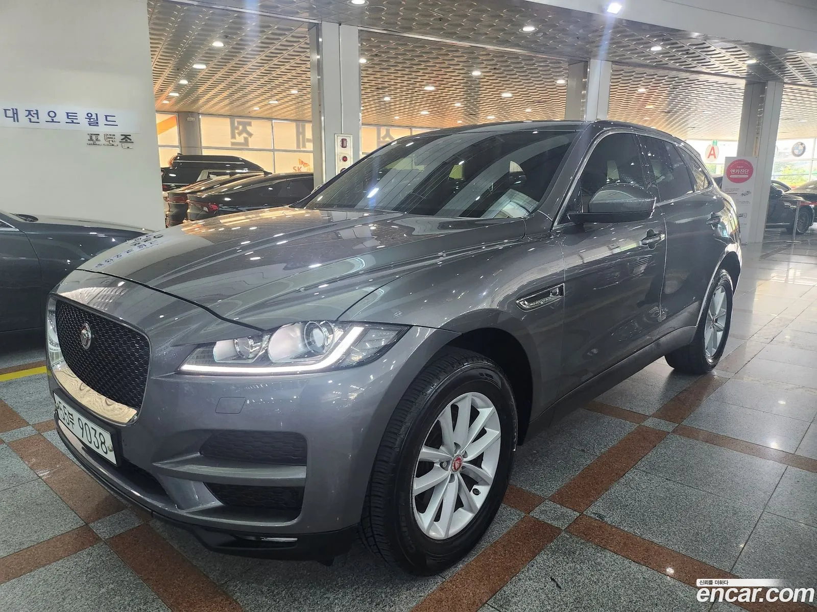 Jaguar F-Pace 20D Portfolio - фотография 4196711