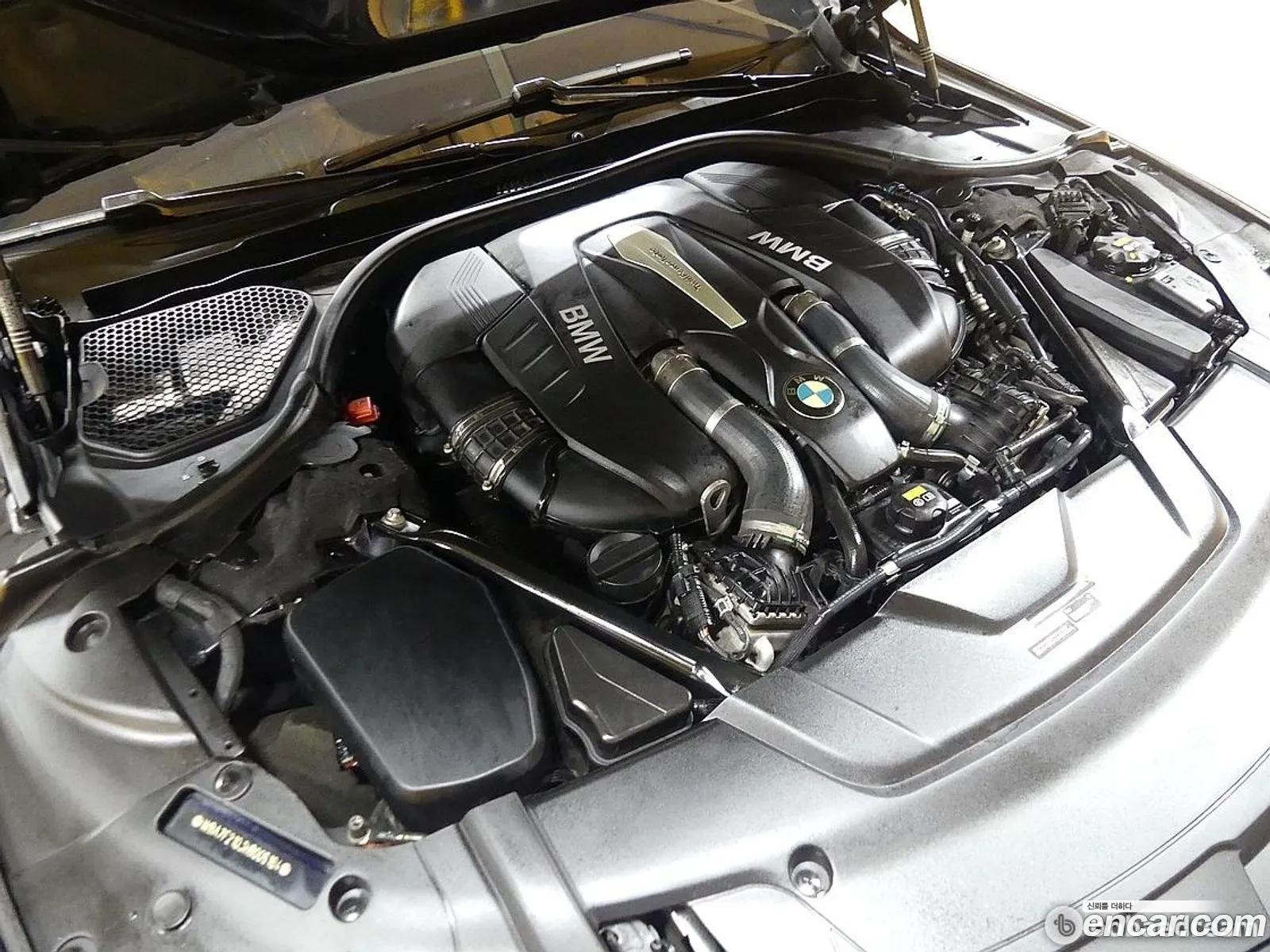 BMW 7 Series G11 750Li xDrive Luxury - фотография 12509040