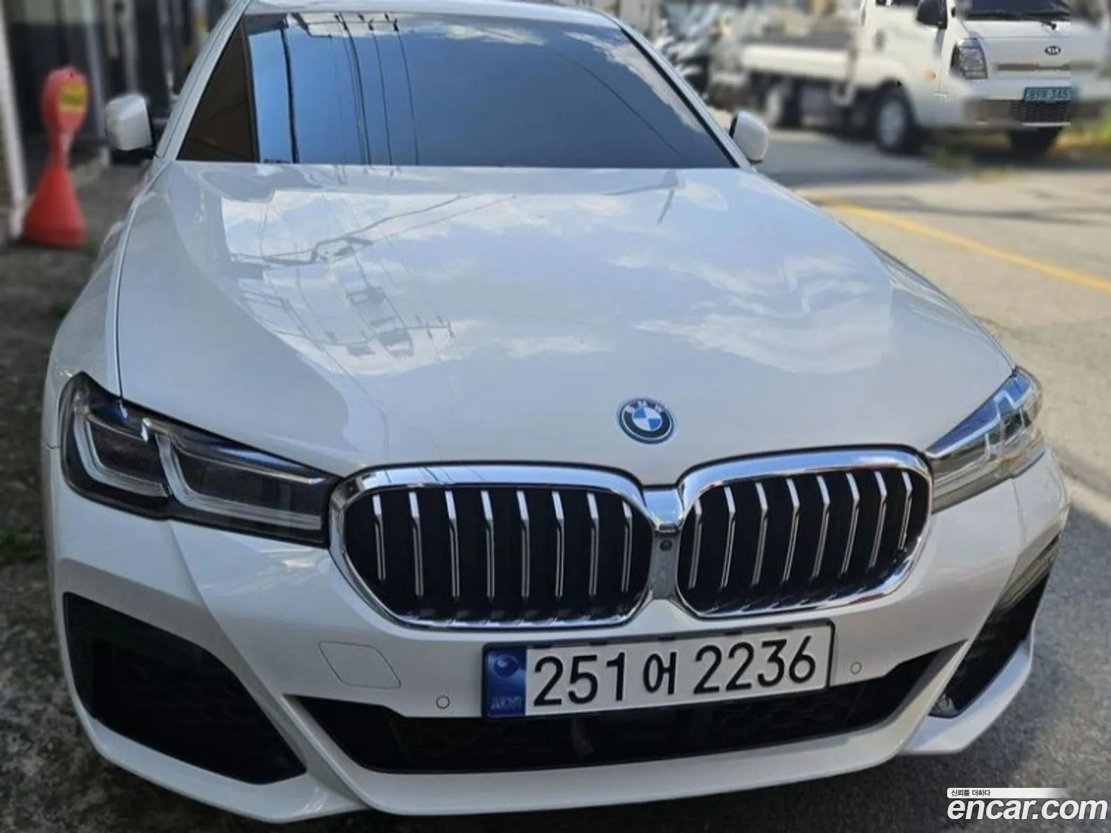 BMW 5 Series G30 530E M Sports - фотография 2623276