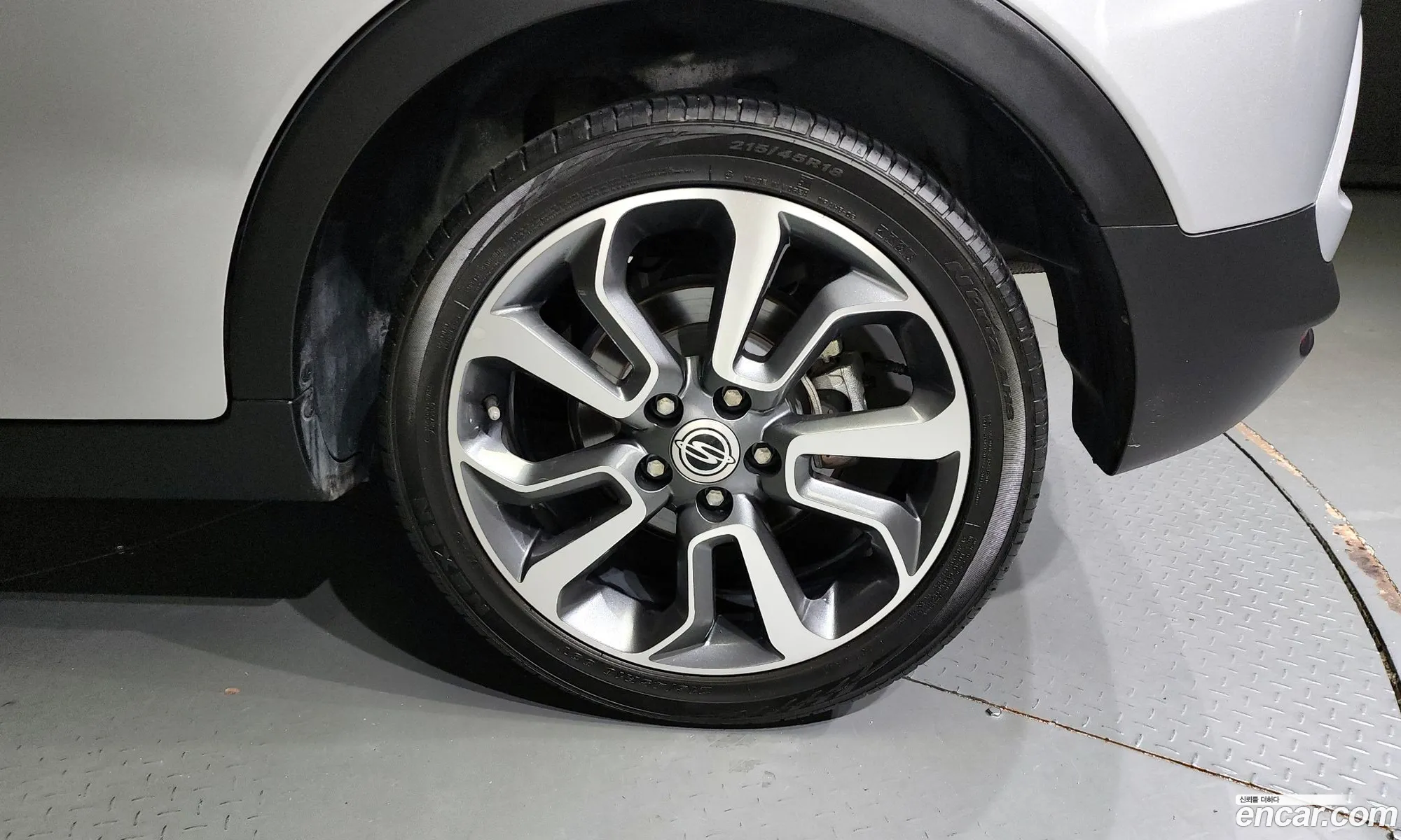Kg Mobility Ssangyong Tivoli Lx 2Wd Luxury Model - фотография 4663941